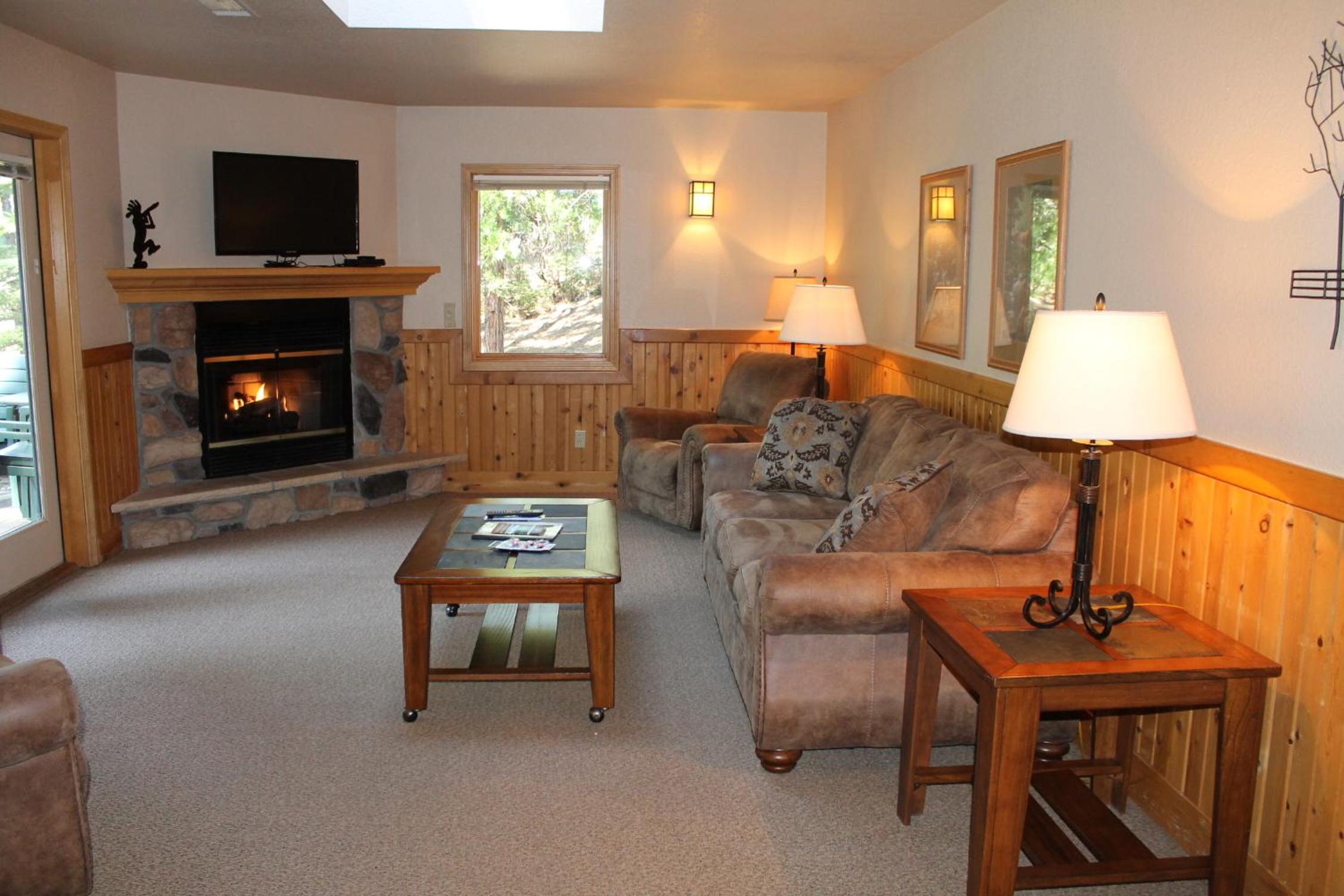 Premium Two-Bedroom Chalet with Lake View photo 1