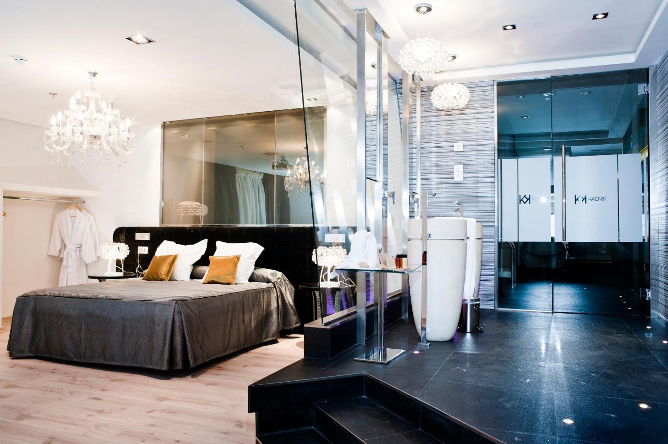 Suite with Private Pool photo 3