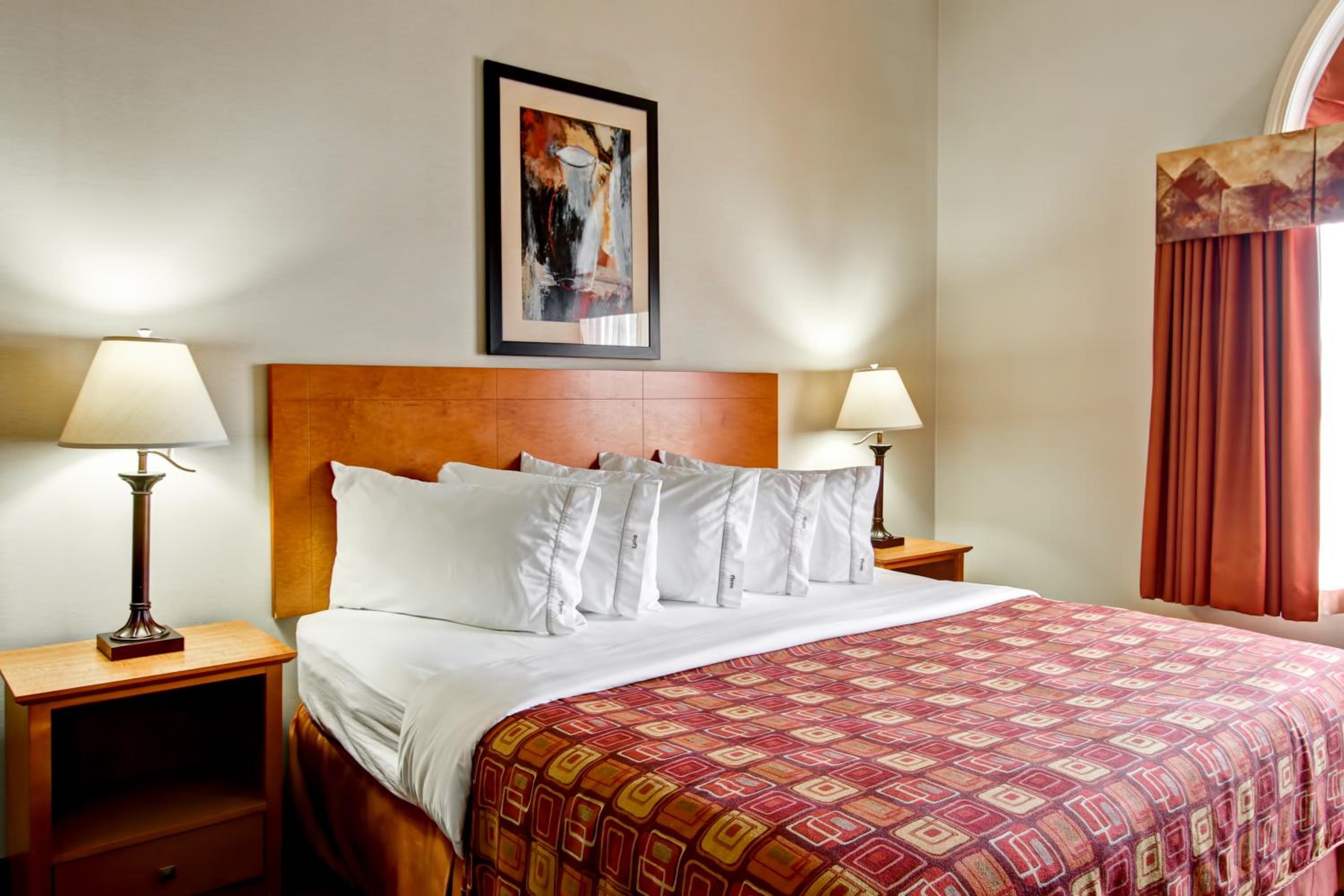 Two-Bedroom King Suite photo 3