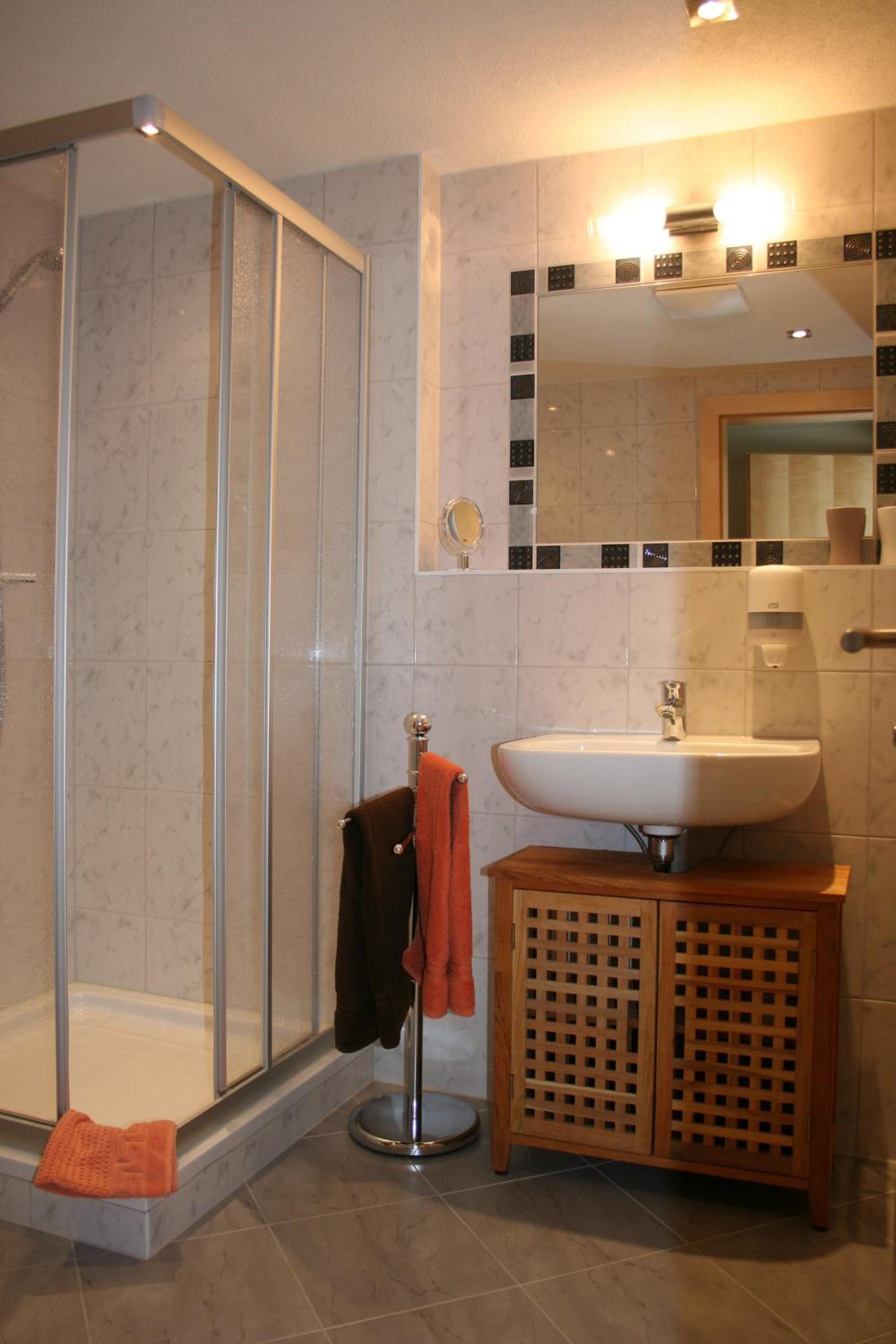 One-Bedroom Apartment with Kitchenette photo 2