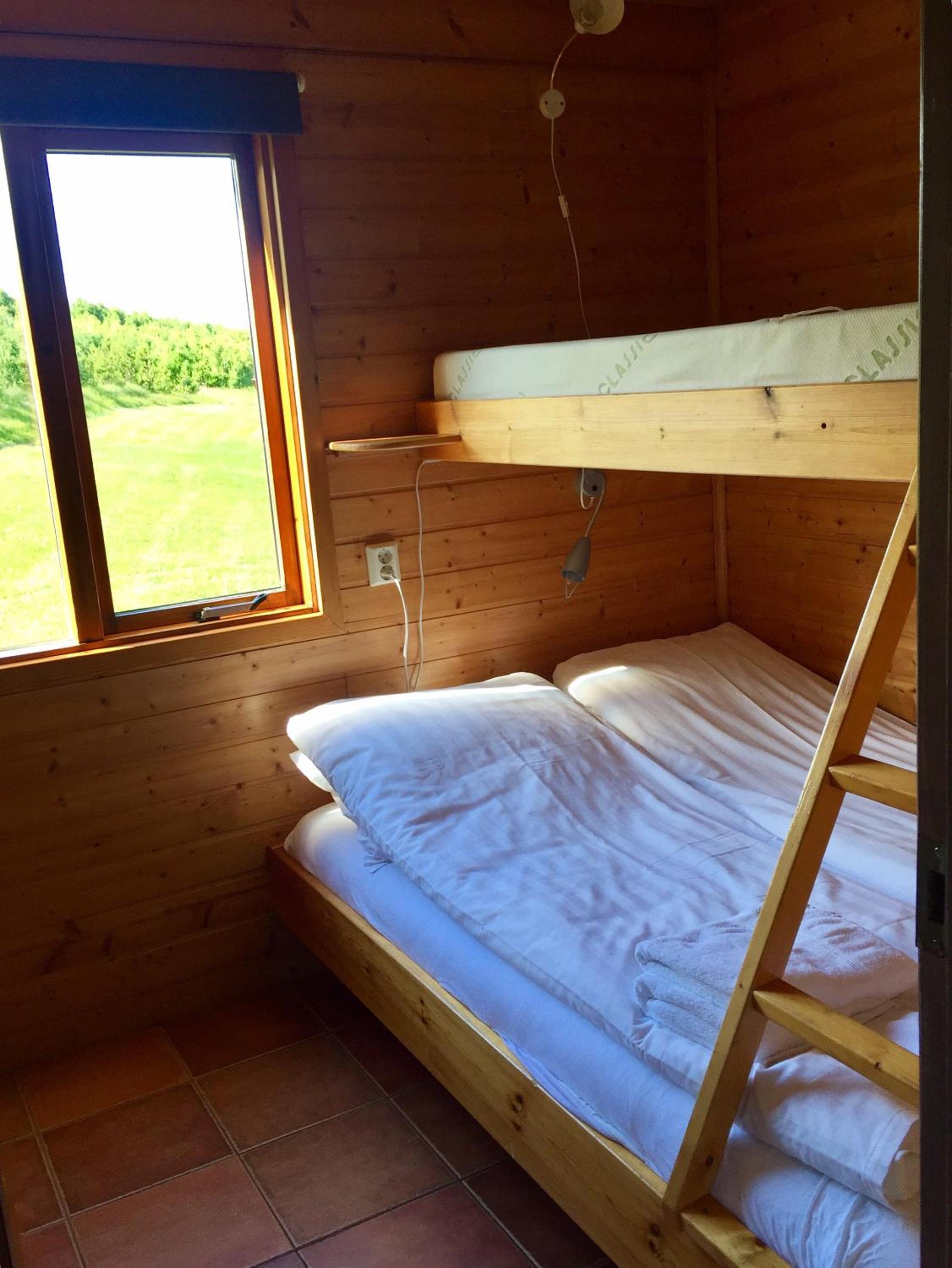 Two-Bedroom House - Photo 9