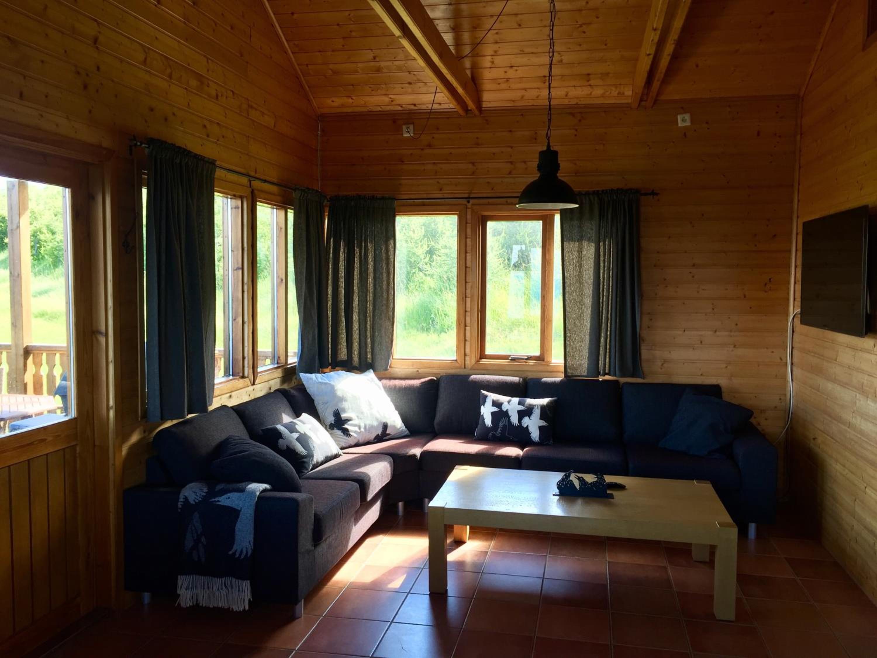 Two-Bedroom House - Photo 2