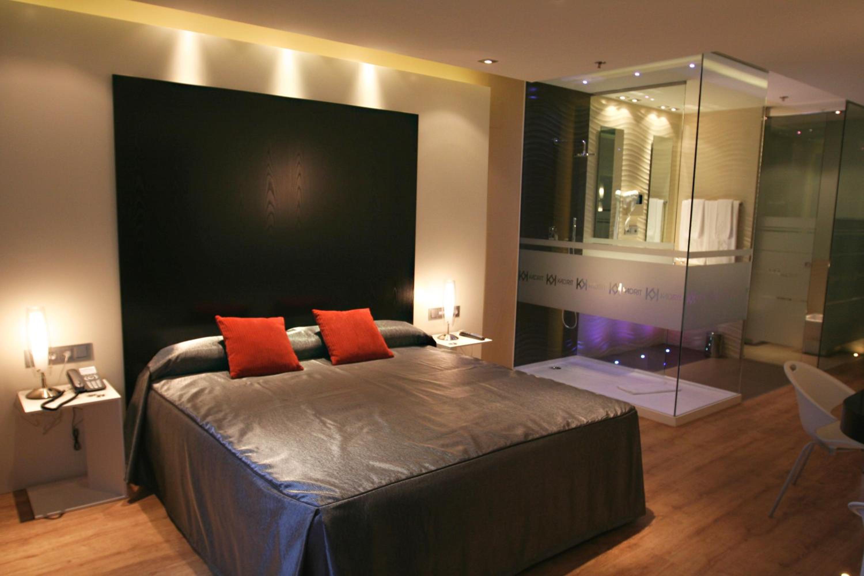 Double Room with Shower photo 2