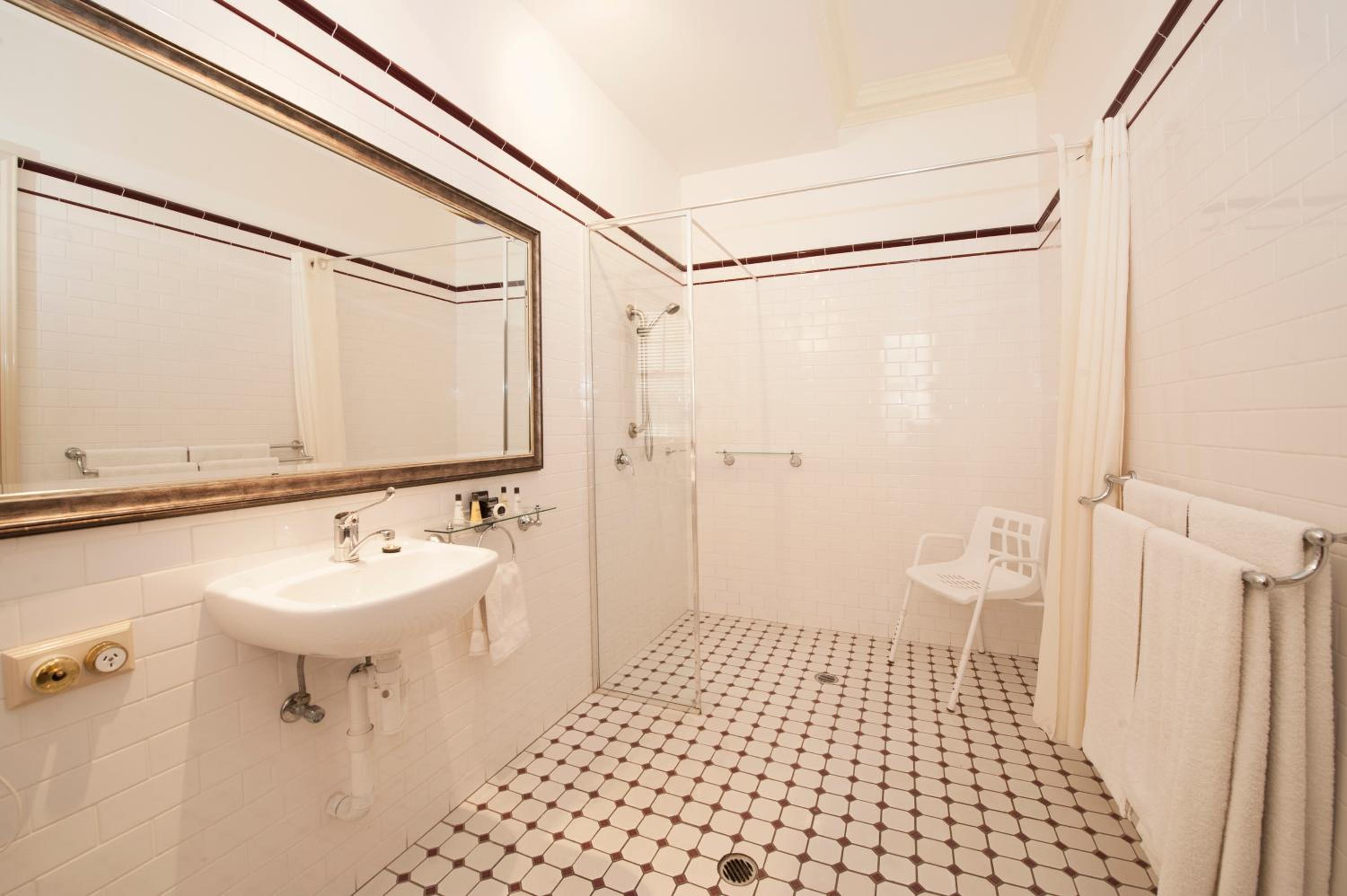 Superior Queen Room - Disability Access photo 2