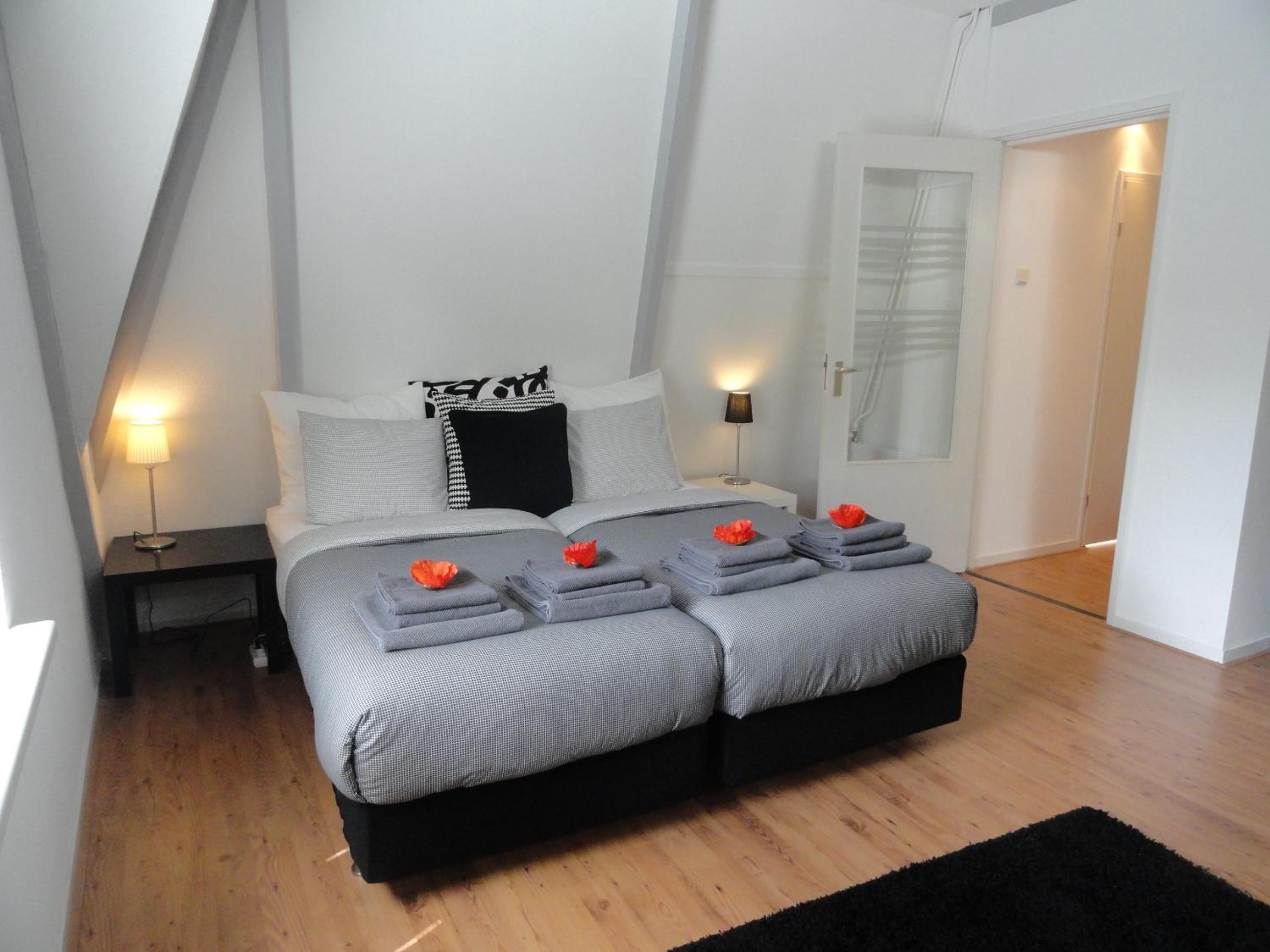 One-Bedroom Apartment photo 3