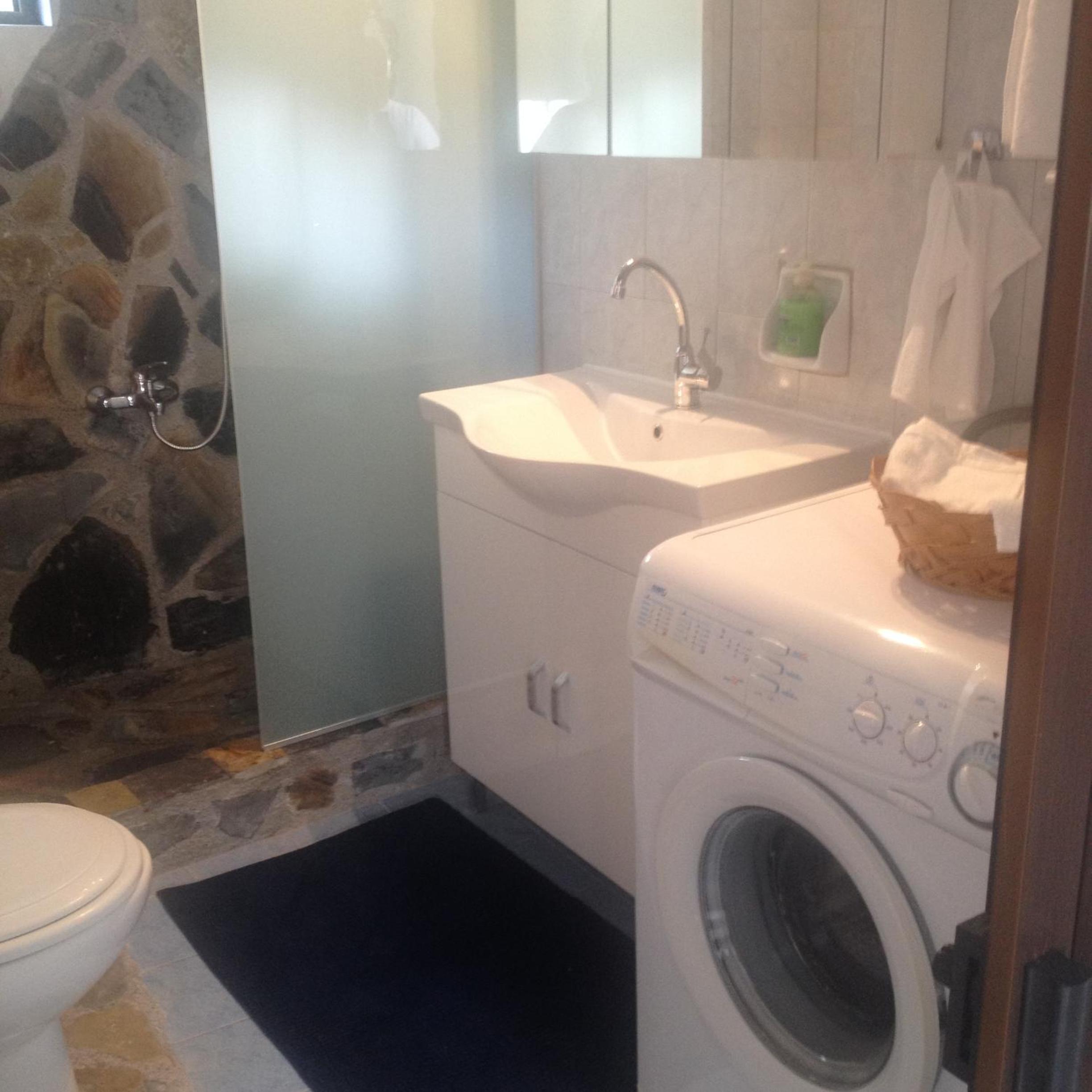 Studio Apartment - Photo 28