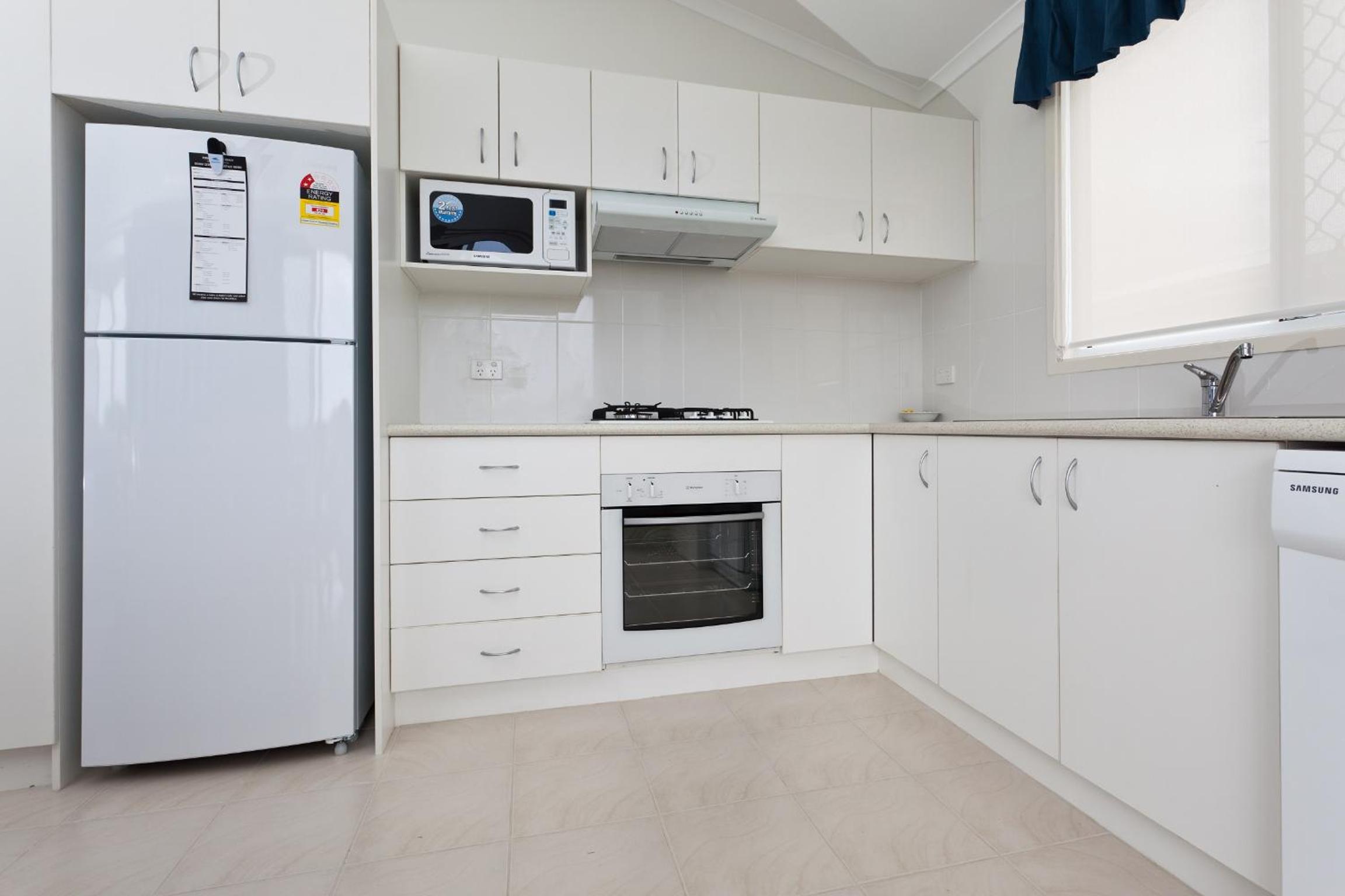 Three-Bedroom Deluxe Six Berth Cabin photo 3