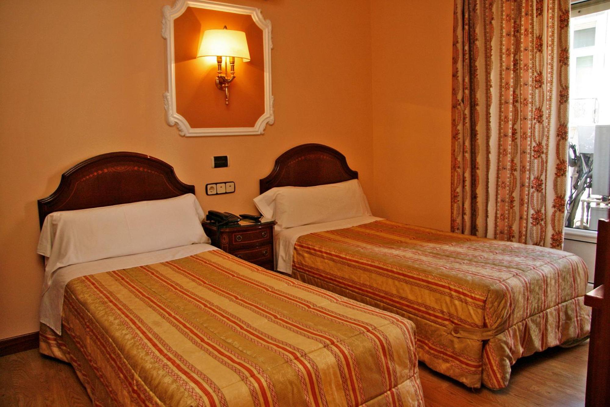 Double or Twin Room - Photo 20