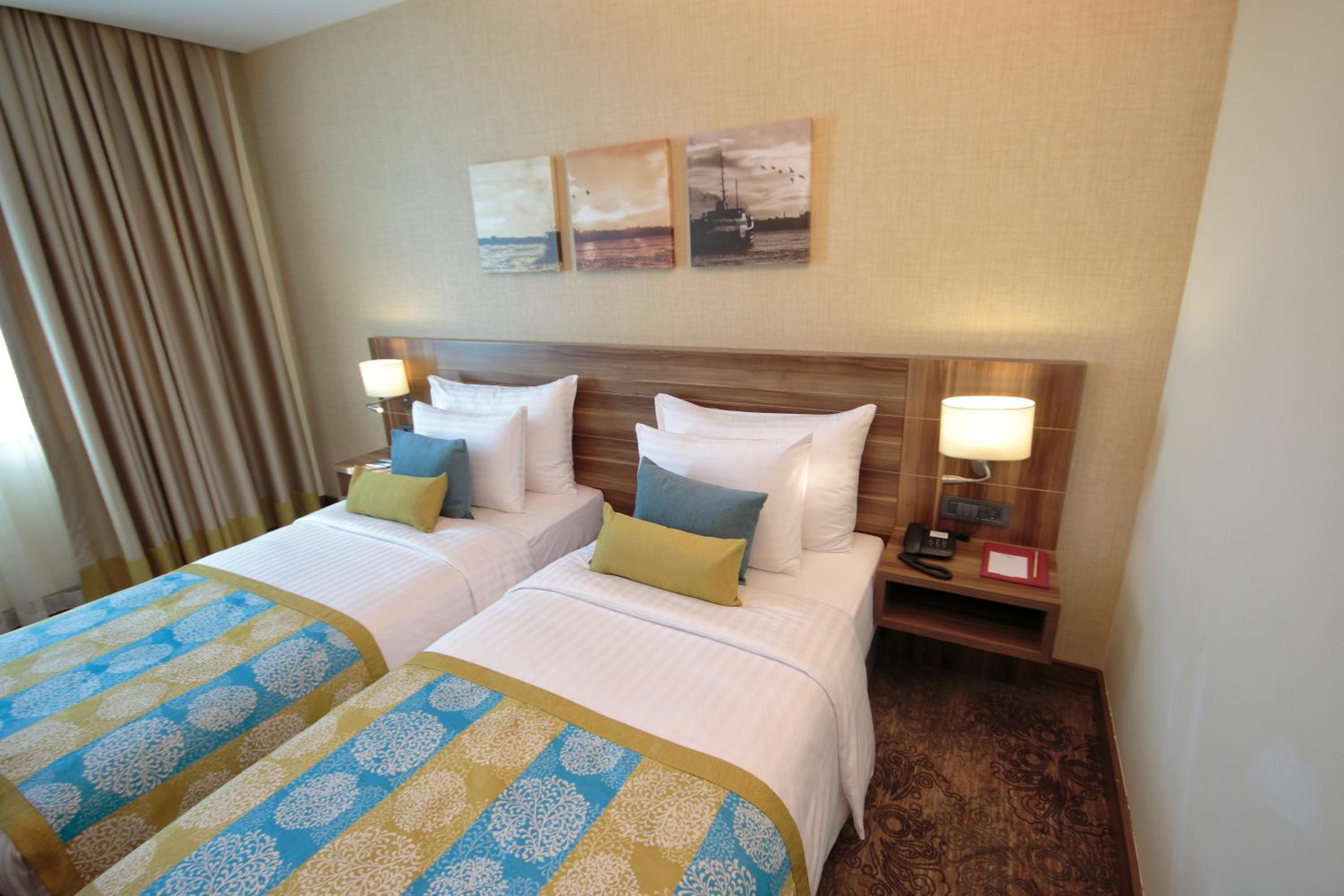 Standard Double or Twin Room photo 1