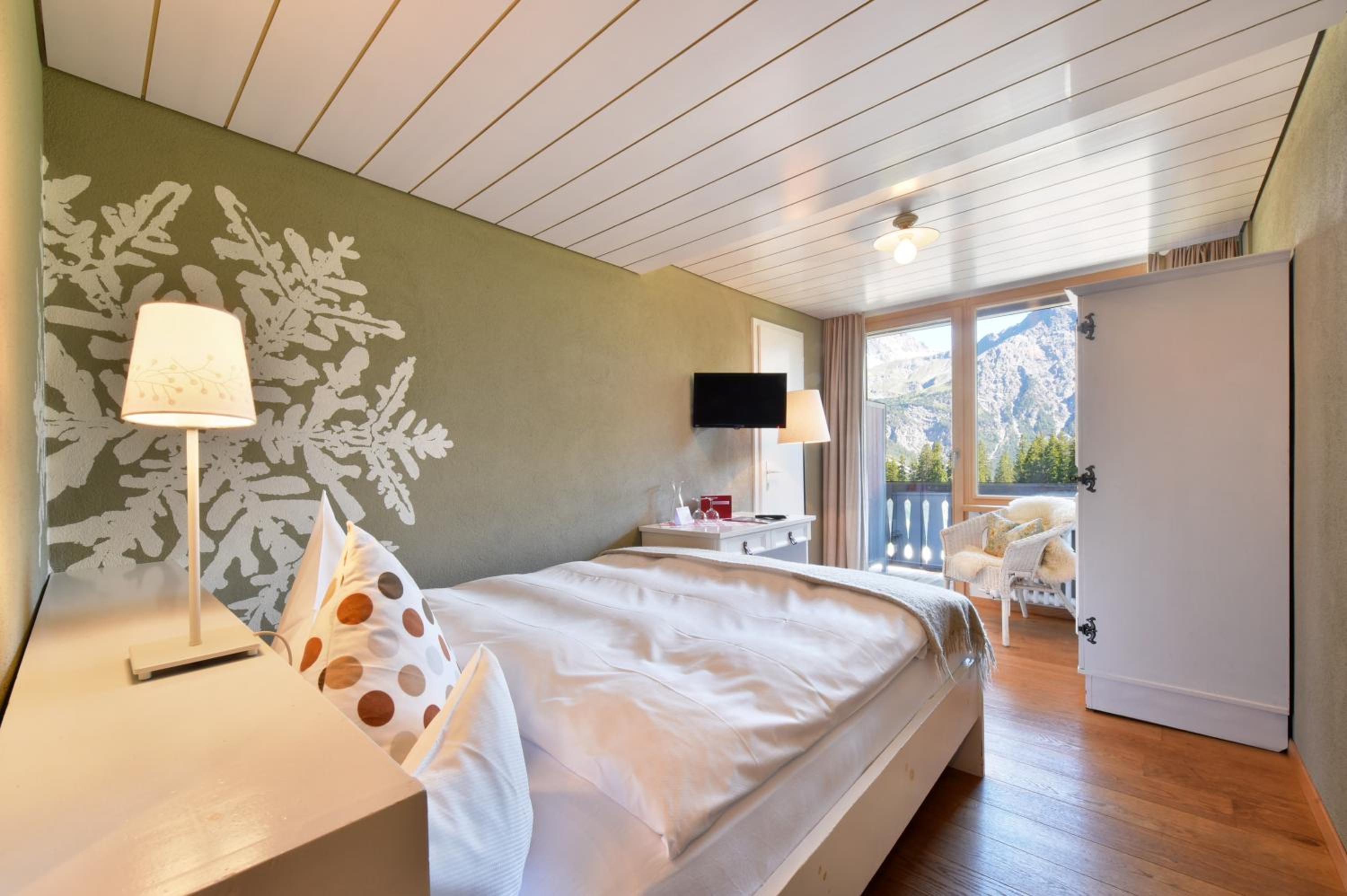 Superior Single Room with Balcony and Mountain View photo 1