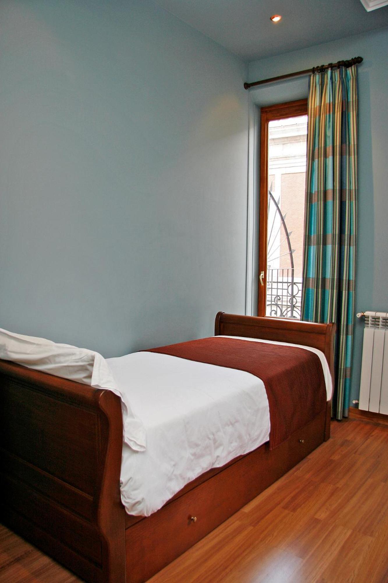 Single Room photo 3
