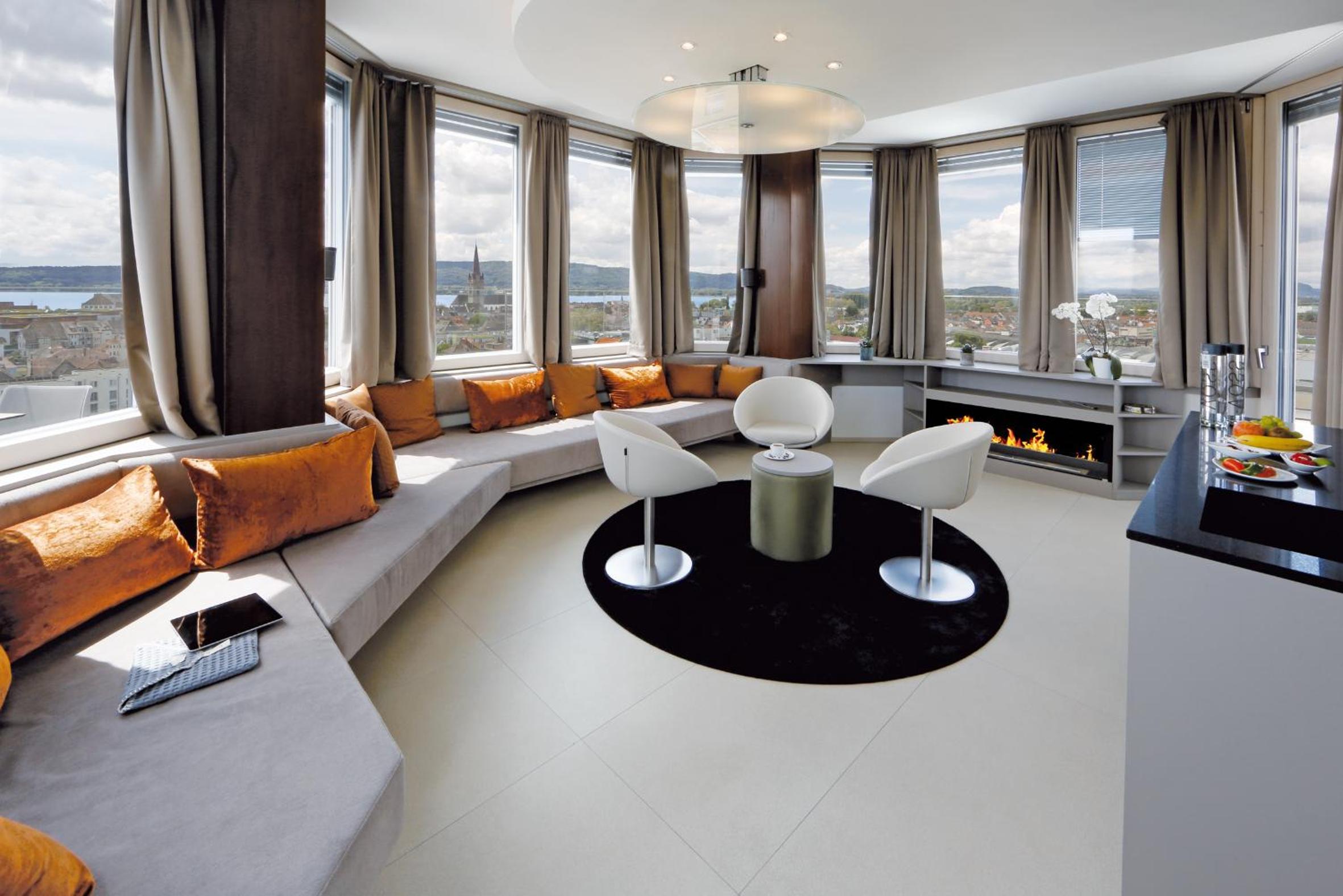 ZELLER Suite with Spa Bath - Photo 2