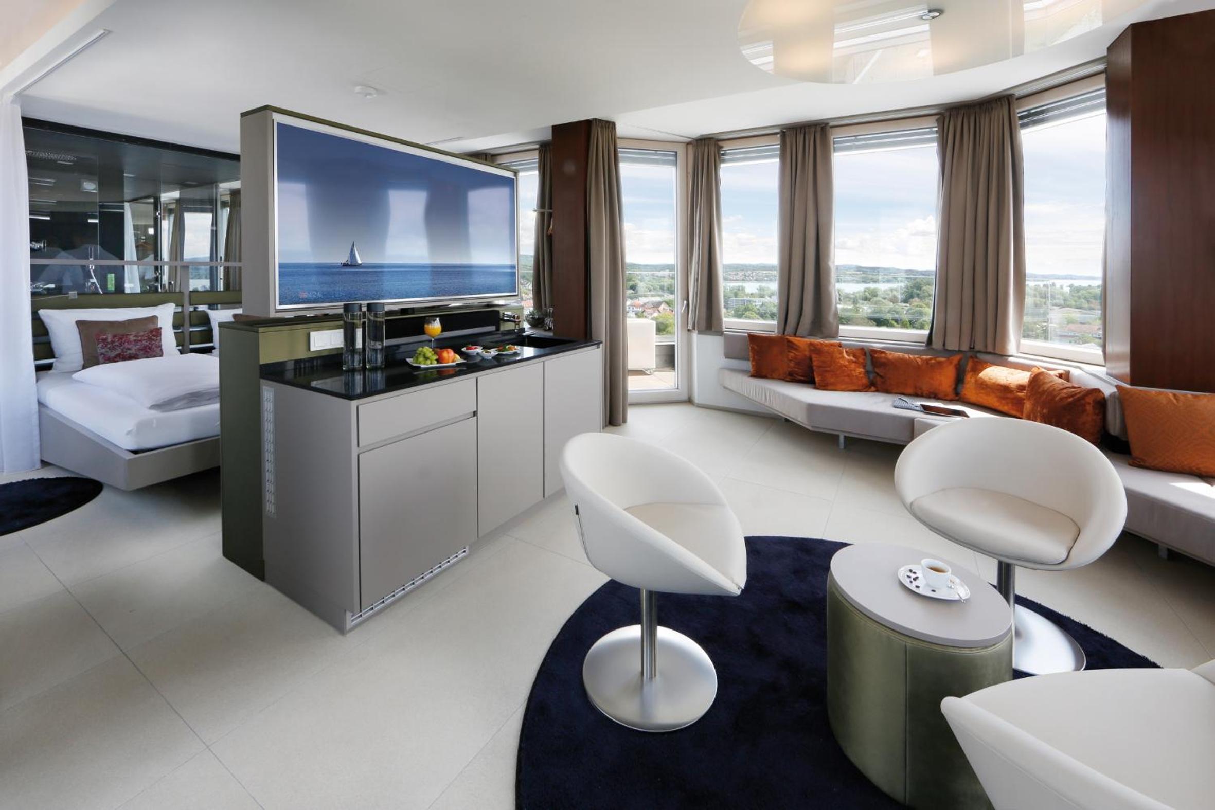 ZELLER Suite with Spa Bath - Photo 1