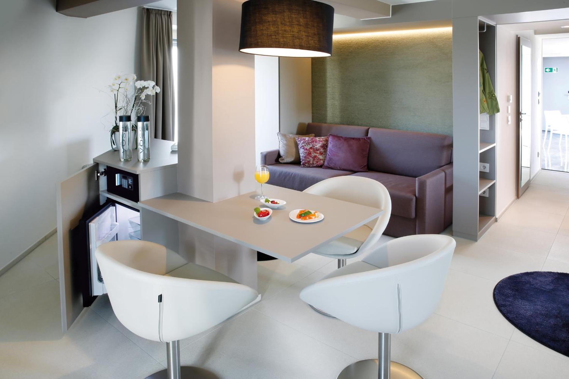 Double Room with Balcony (2.-7. Floor) - Photo 3