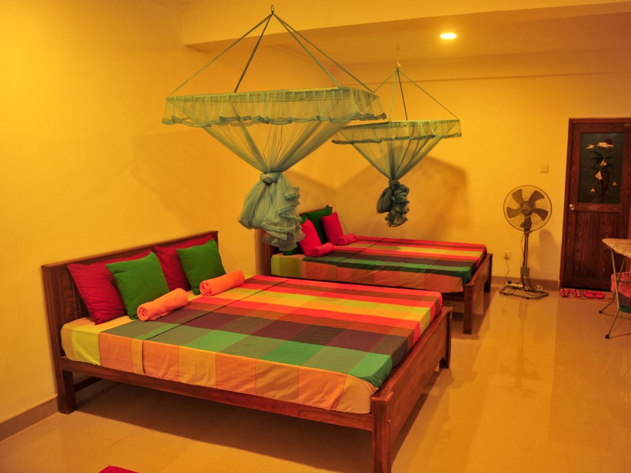 Family Room with Jungle View photo 2