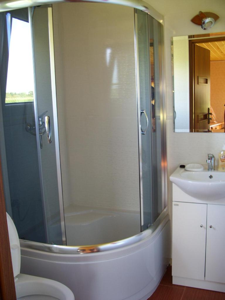 One-Bedroom Chalet - Photo 11