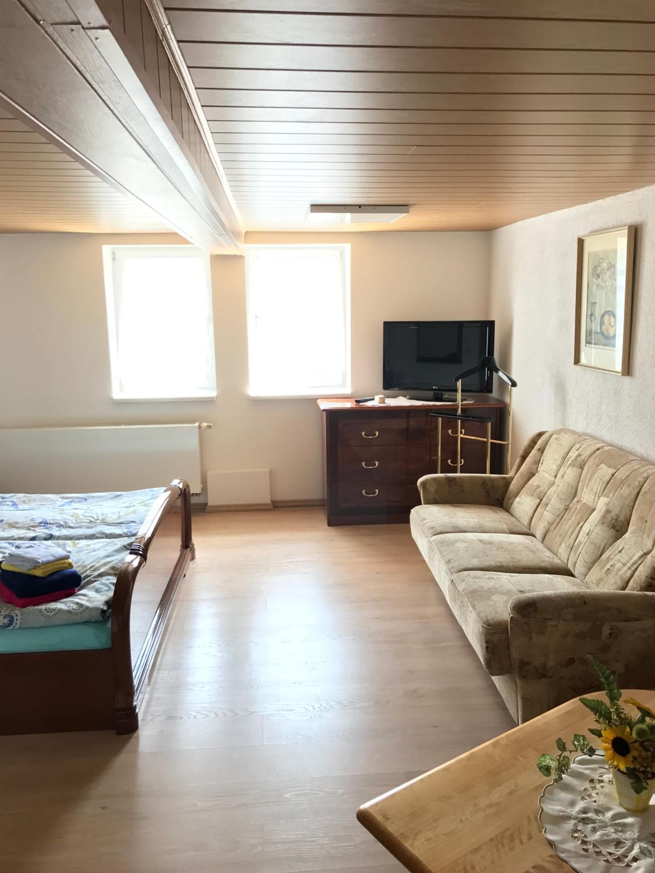 Apartment 5 - Photo 10