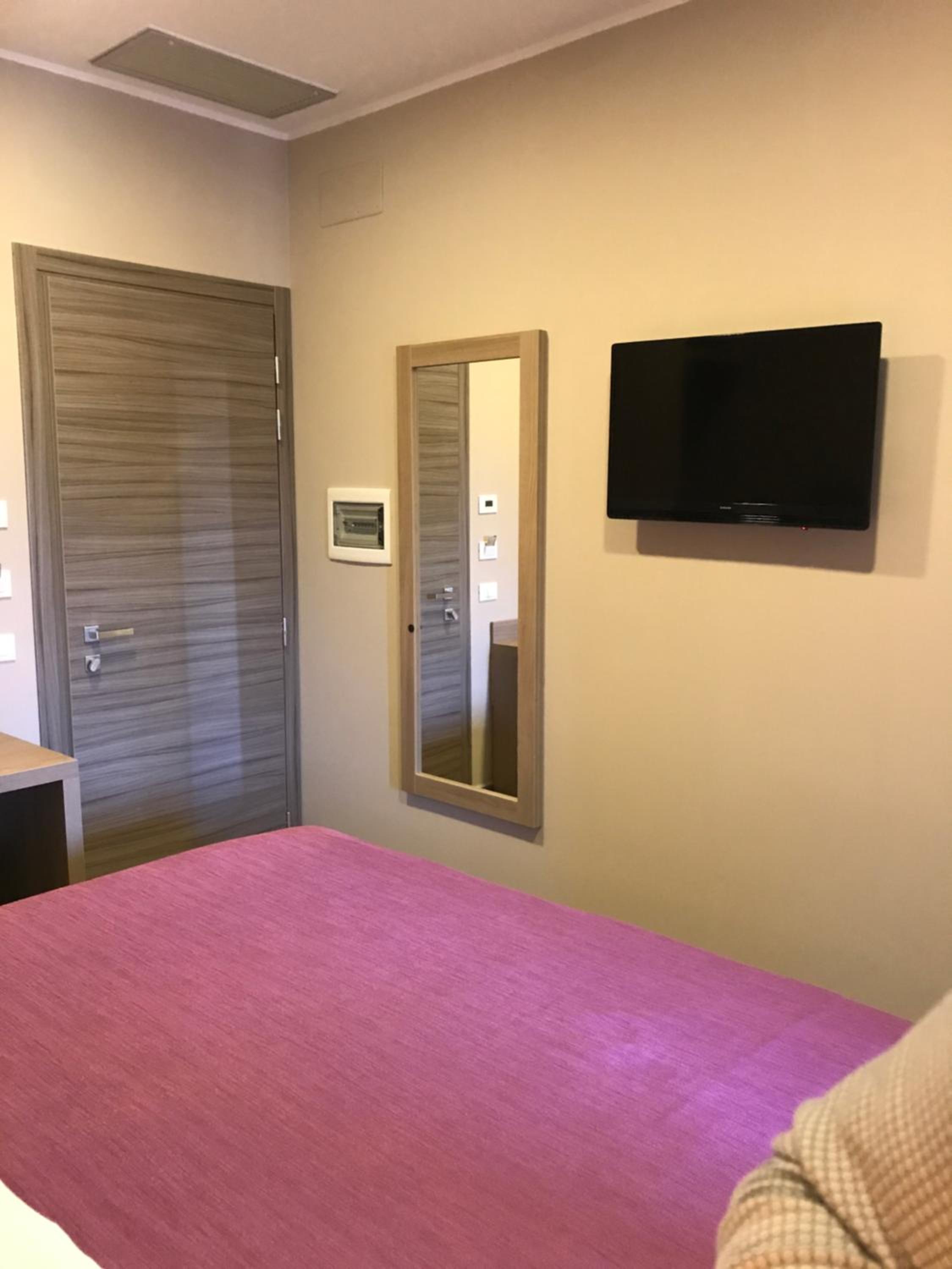 Quadruple Room - Photo 9