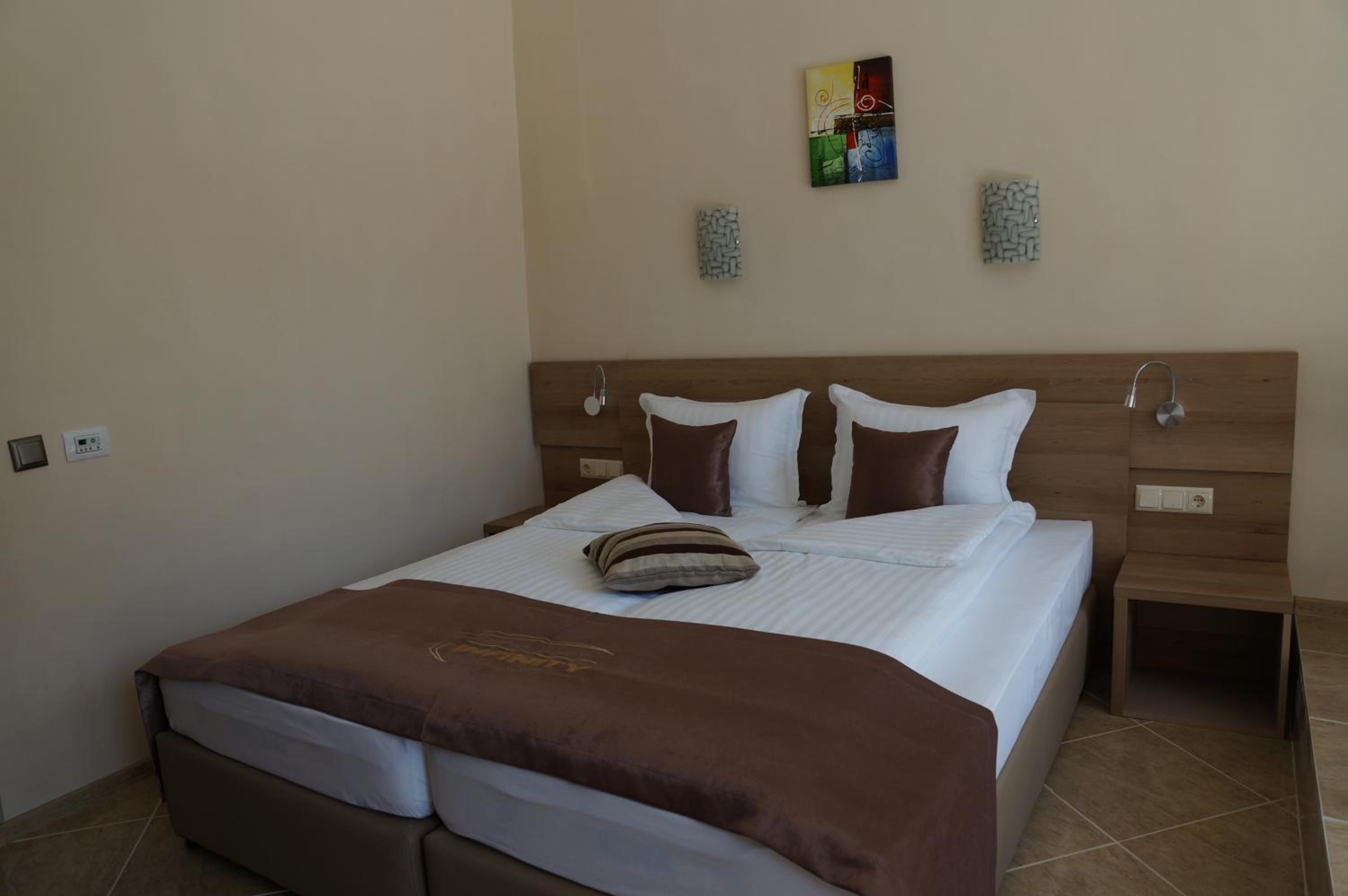 Economy Twin Room - Ground Floor photo 3