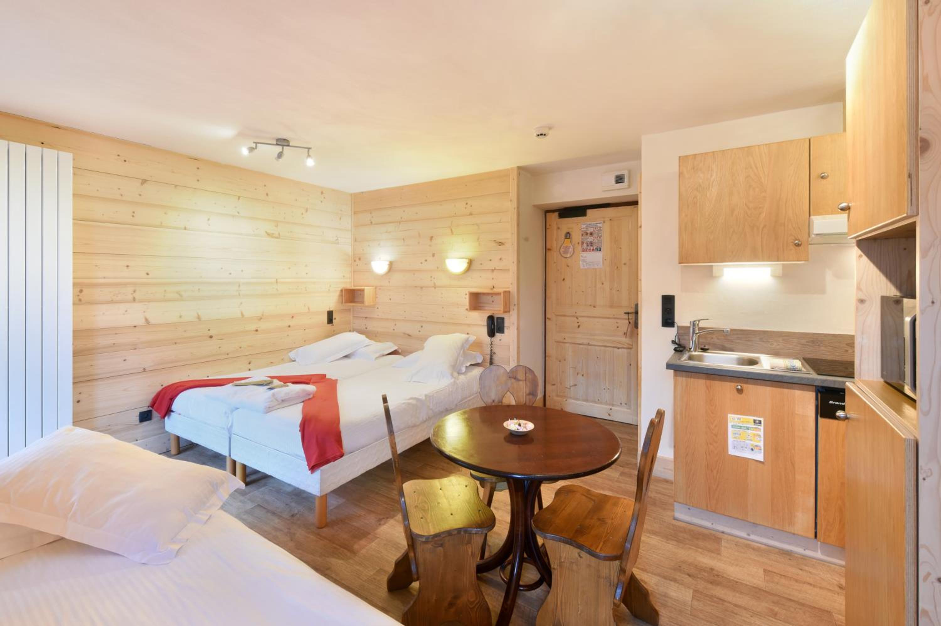 Triple Studio (3 adults)
