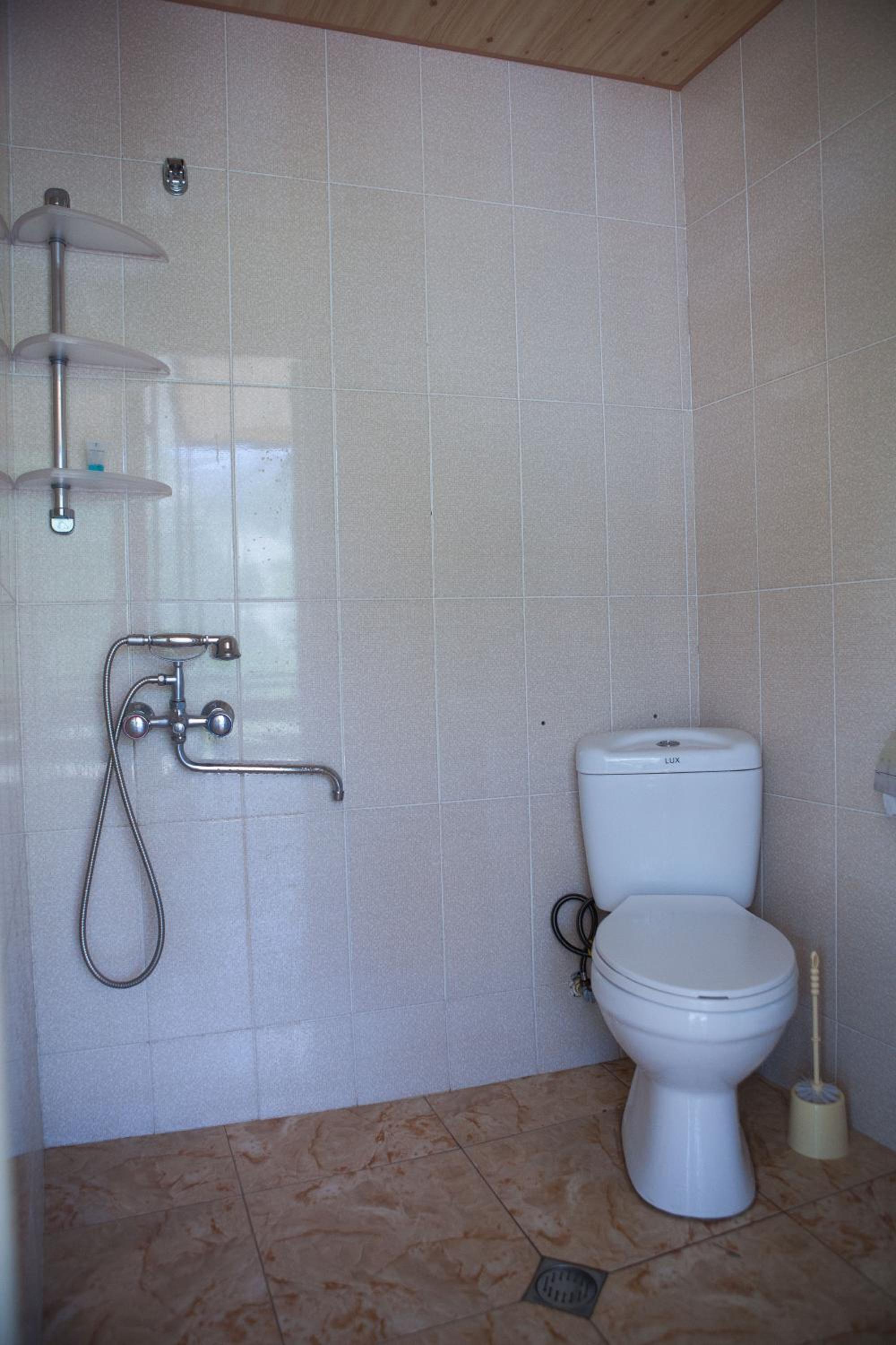 Basic Triple Room photo 3