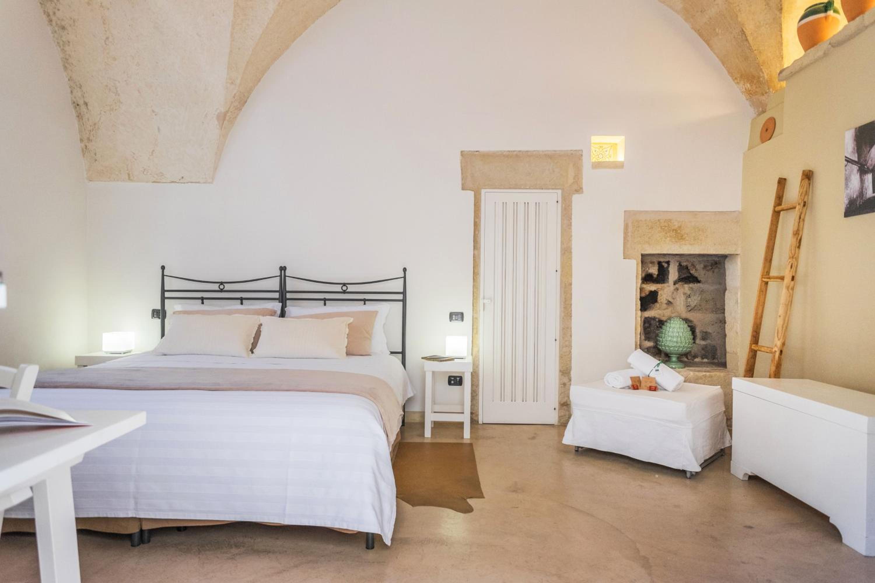 Classic Double or Twin Room - Photo 2