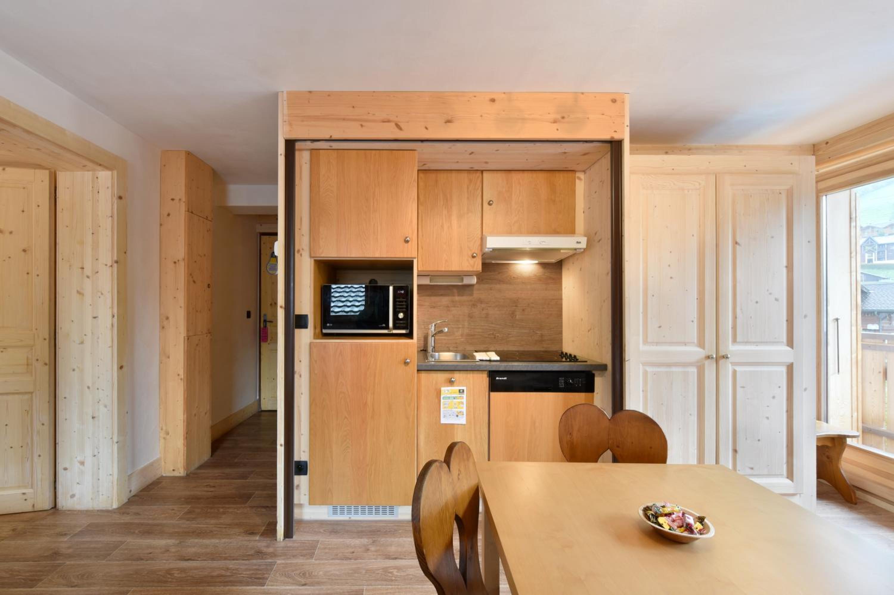 Suite (5 Adults) photo 3