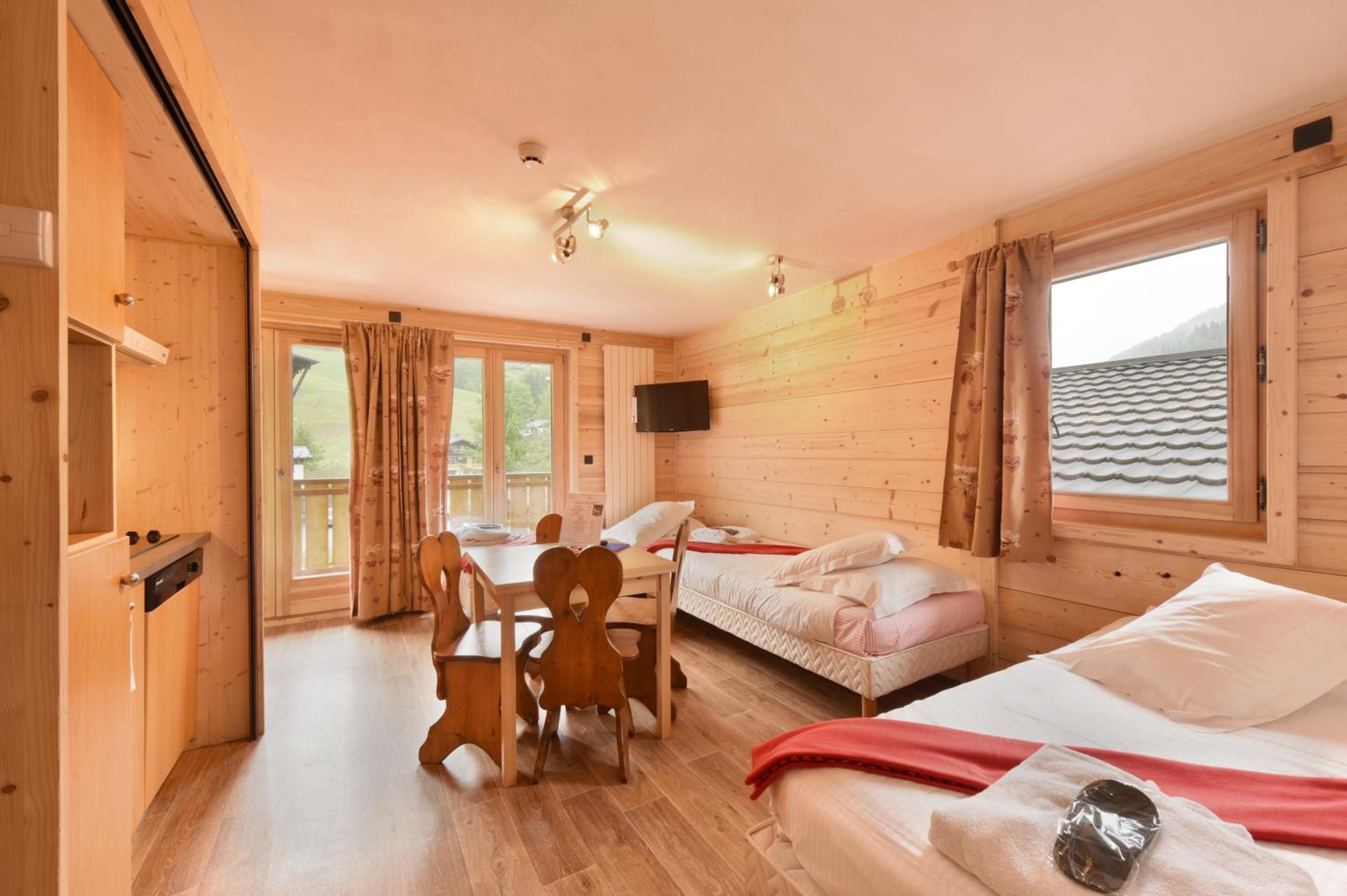 Suite (5 Adults) photo 2