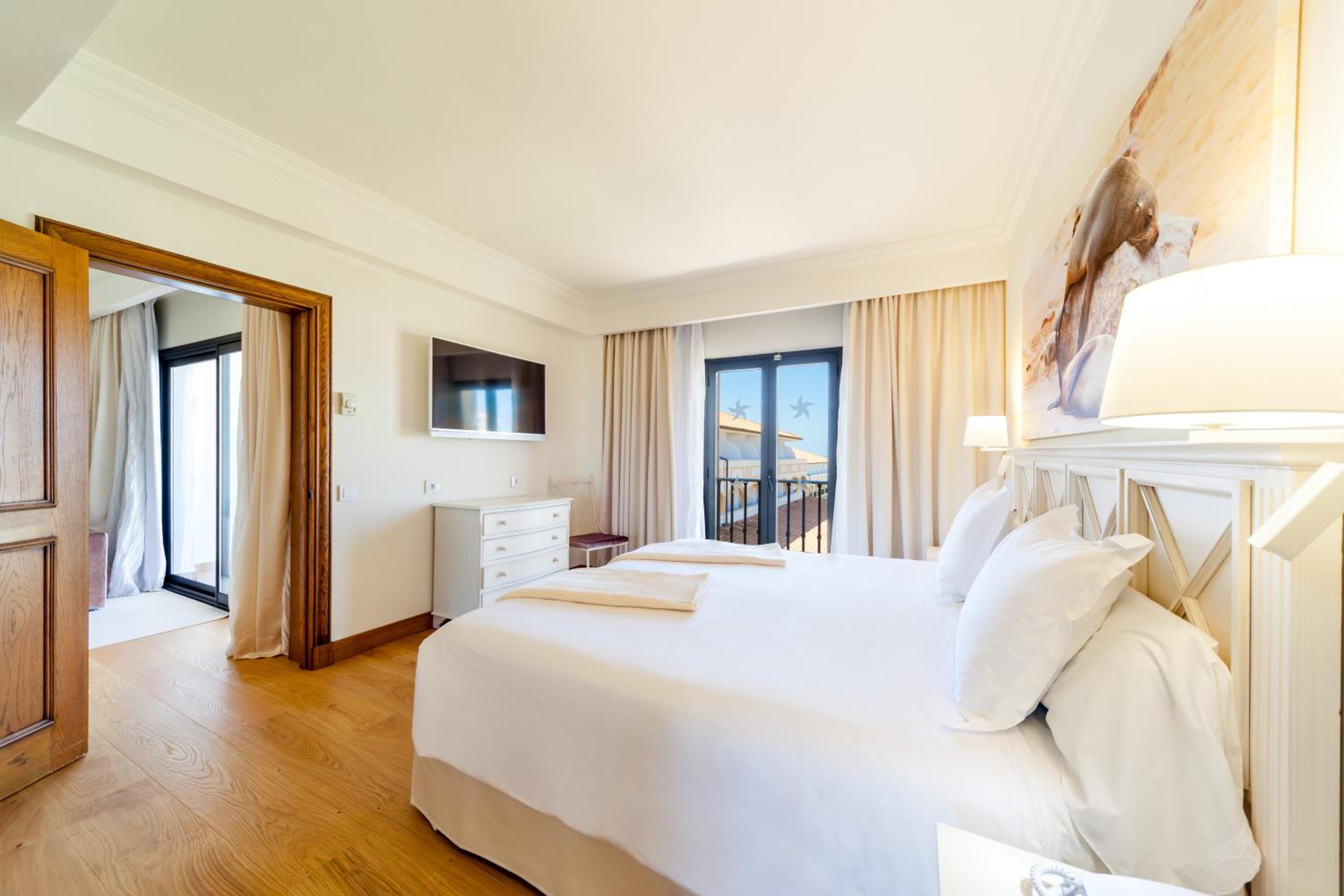 Junior Suite - Photo 1