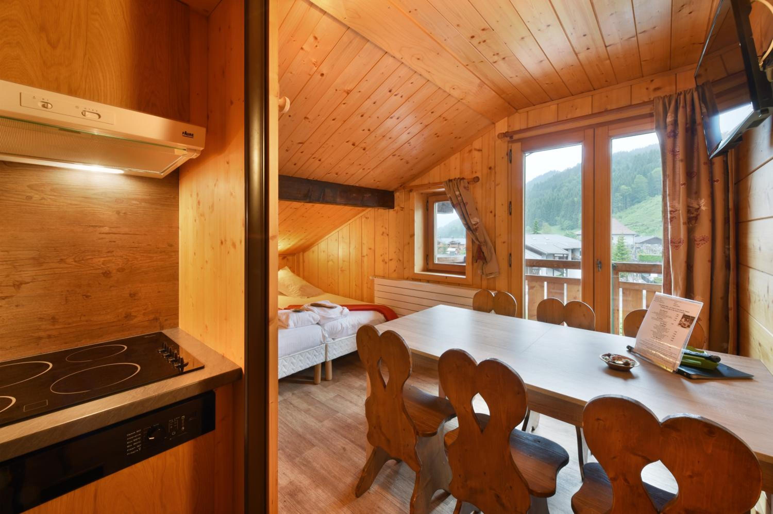 One-Bedroom Suite with Mezzanine photo 3