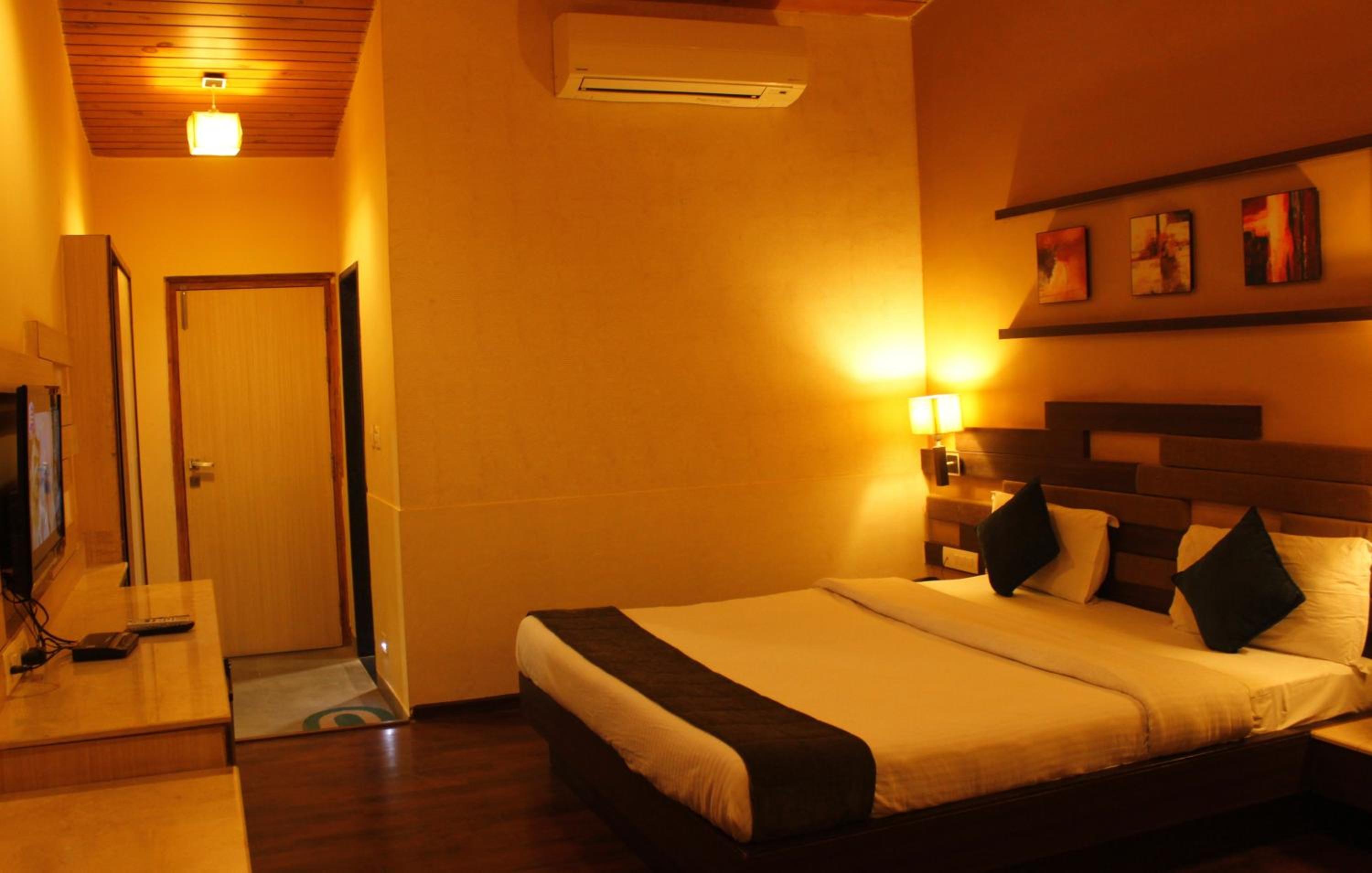 Deluxe Double Room photo 2