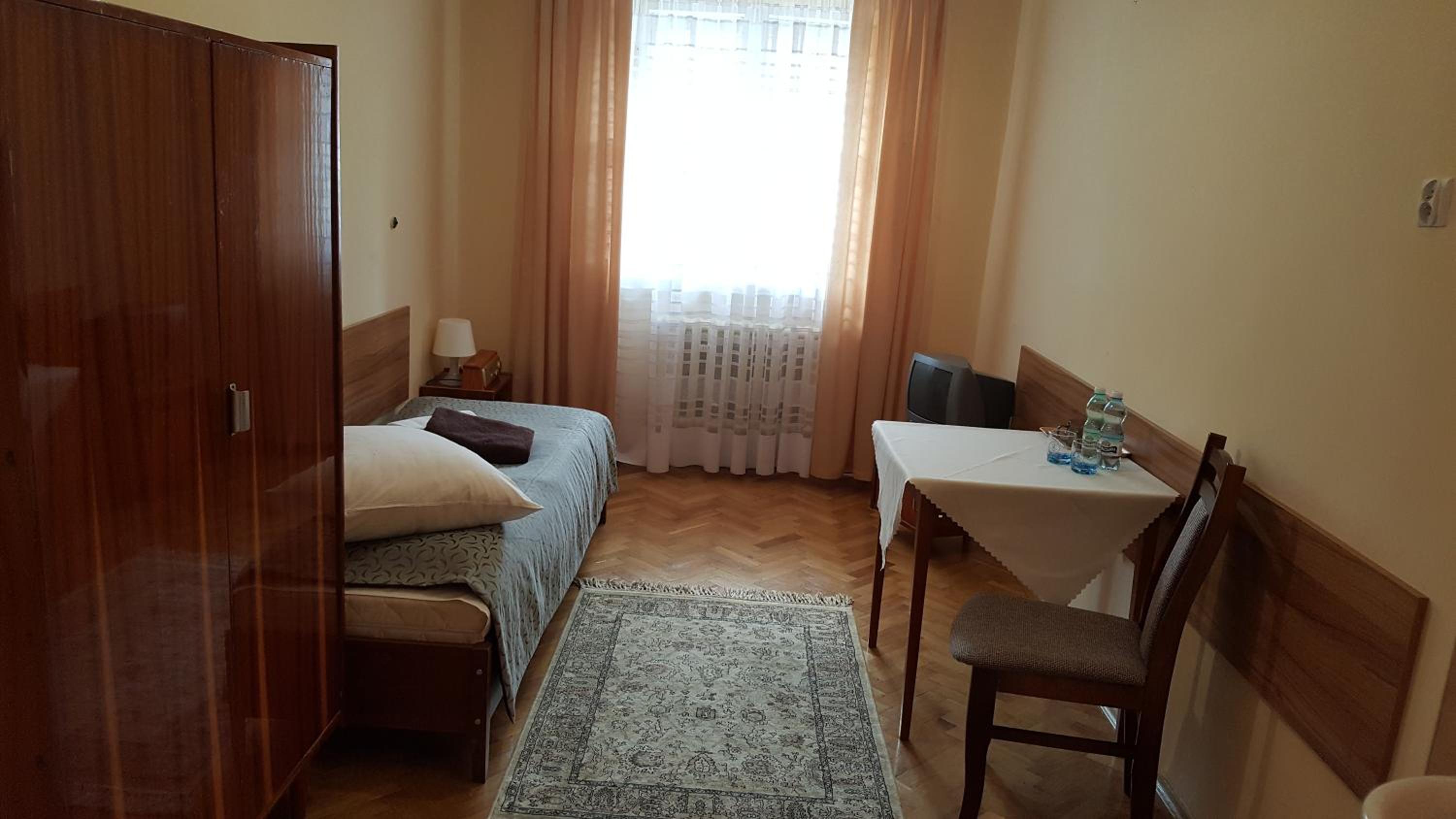 Single Room with Shared External Bathroom photo 1
