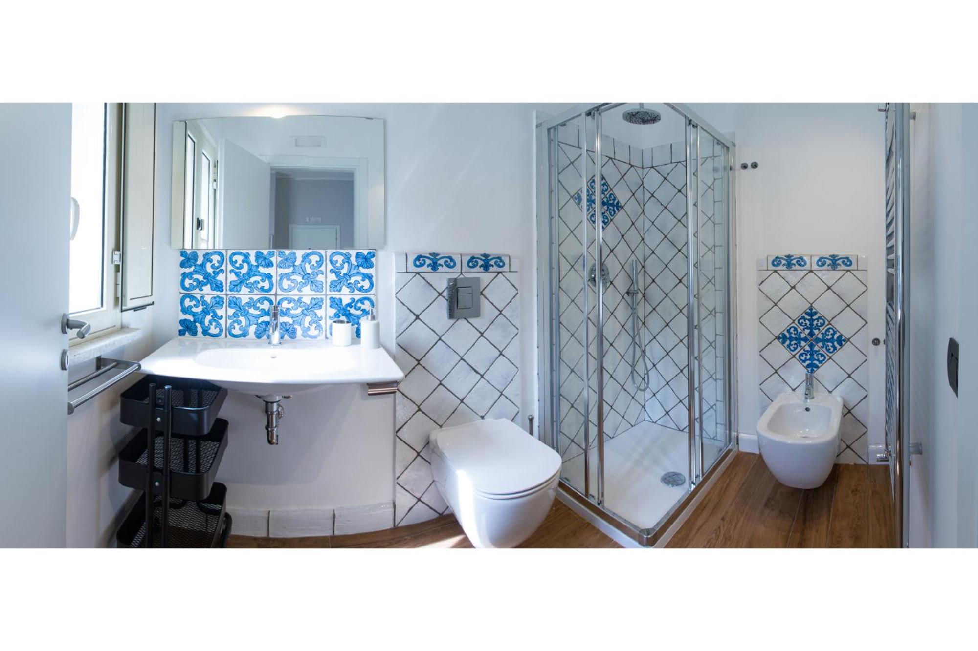 Double Room - Photo 7