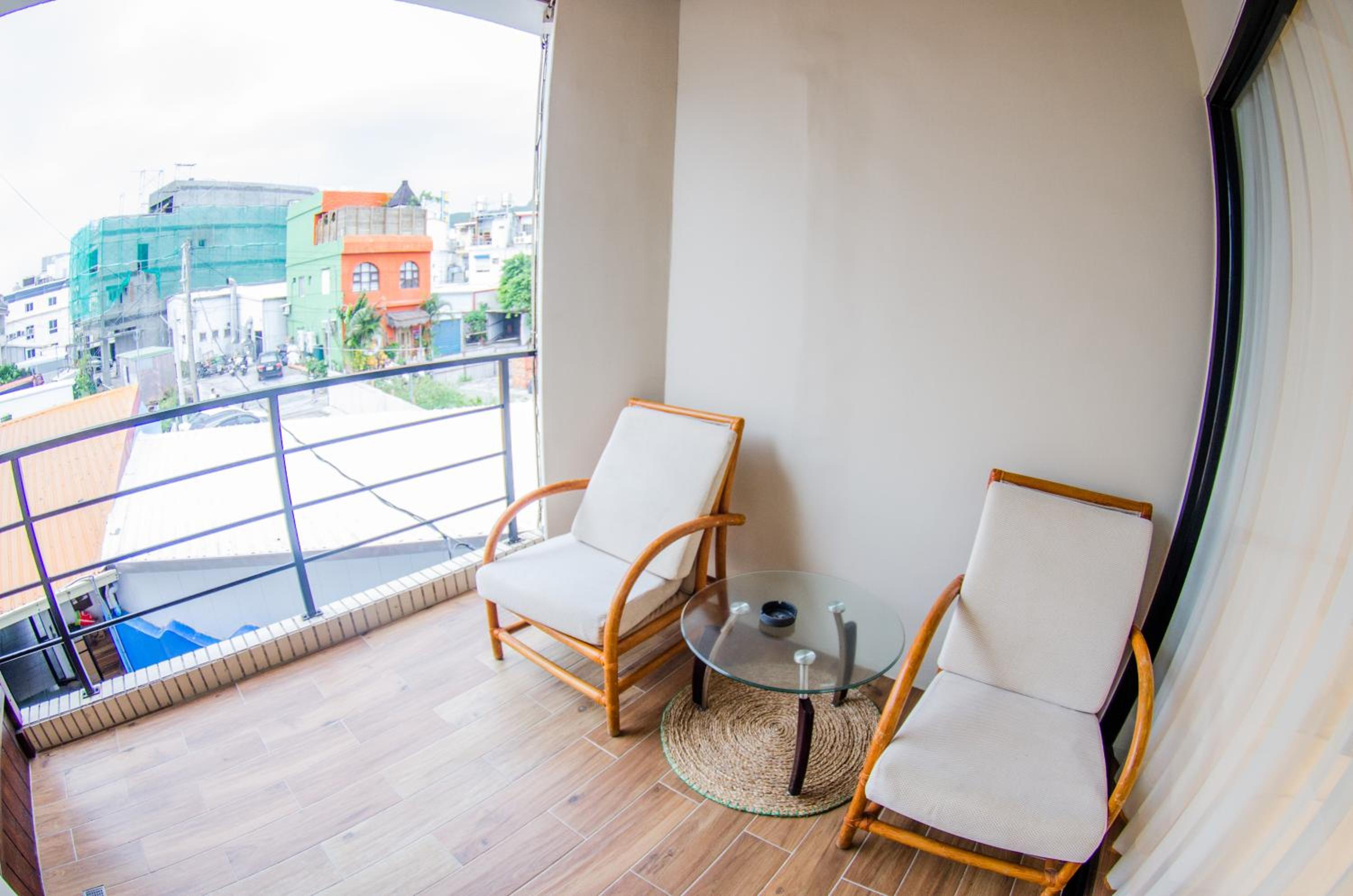 Family Room with Balcony photo 2