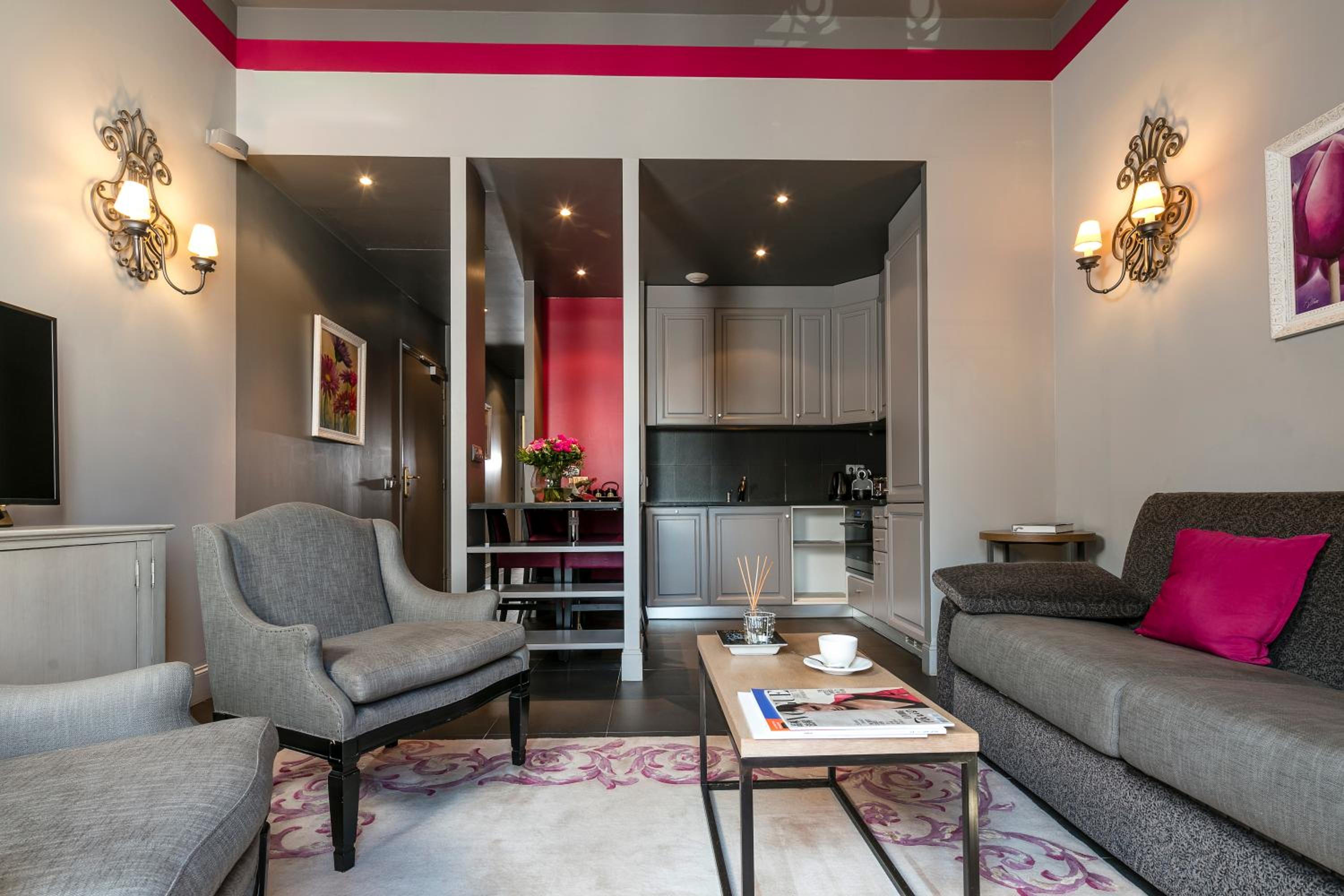 One-Bedroom Apartment photo 1