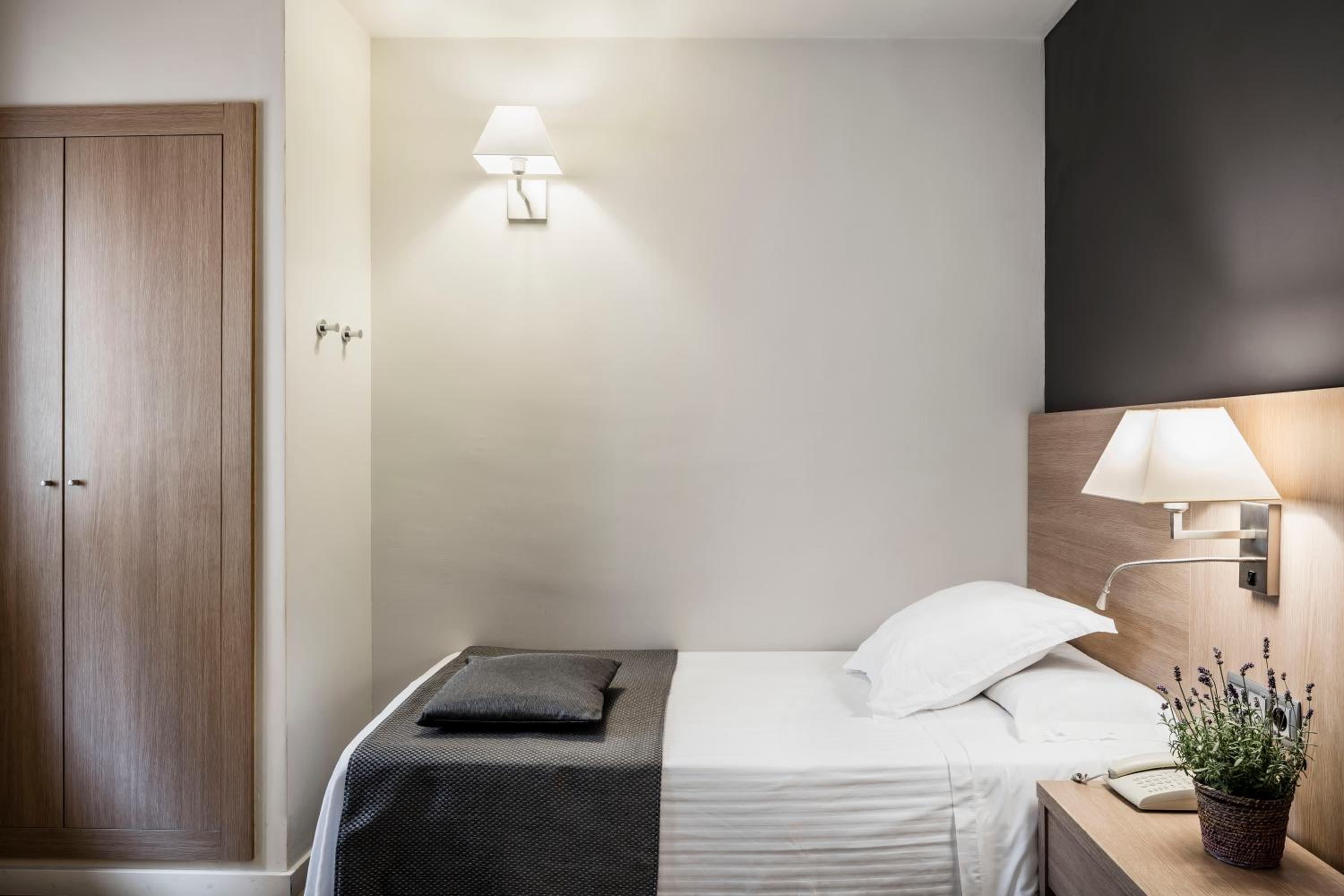 Standard Single Room photo 3