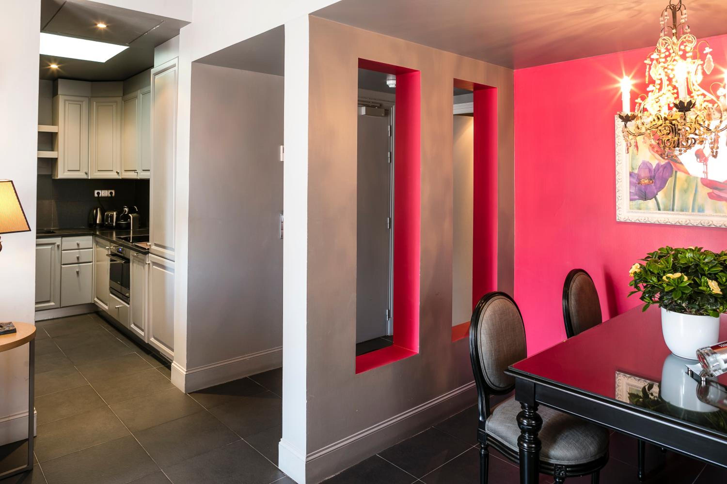 Two Bedroom Duplex with Rooftop photo 3