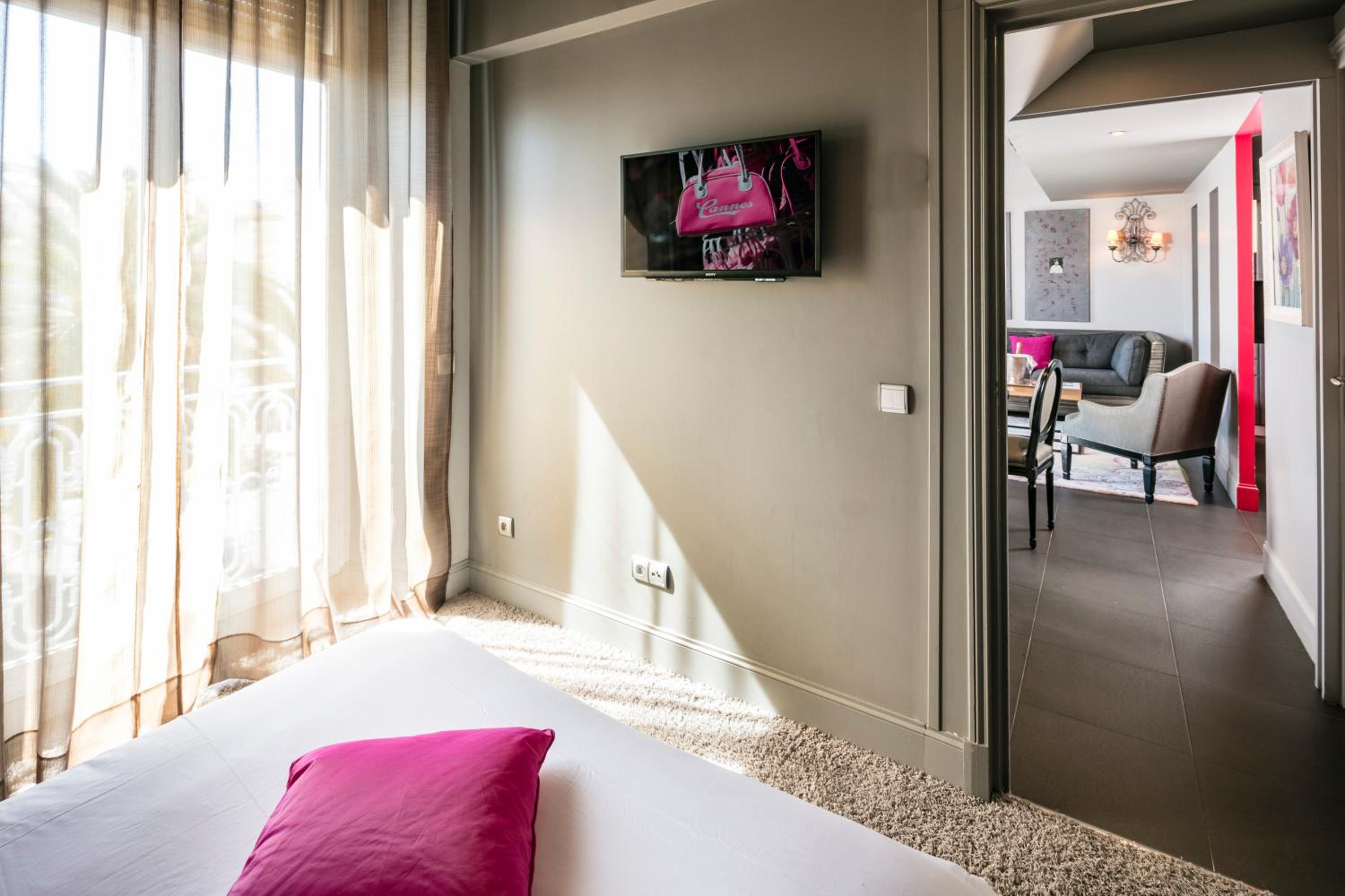 Two Bedroom Duplex with Balcony photo 3