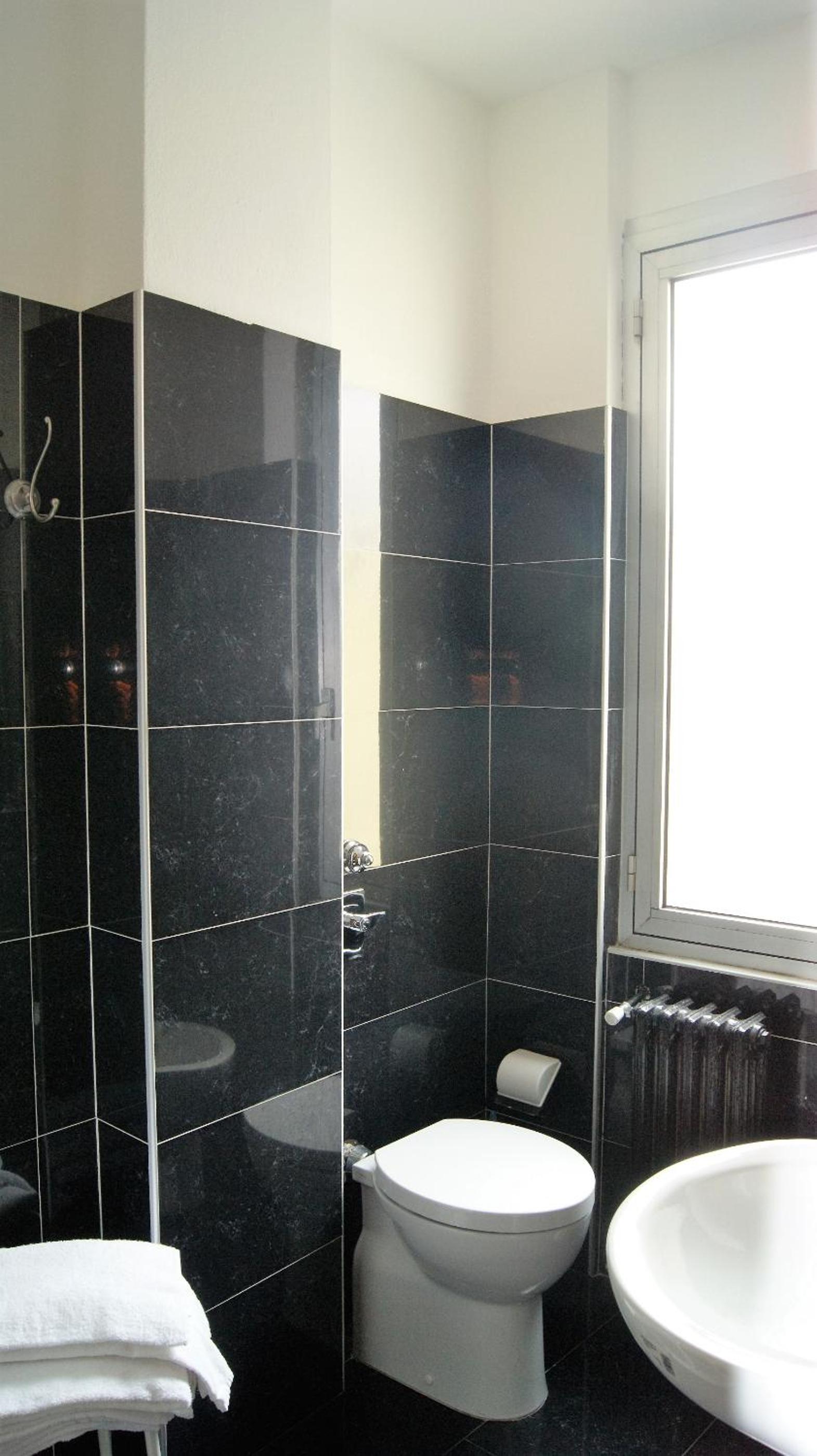 Economy Double Room - Photo 5