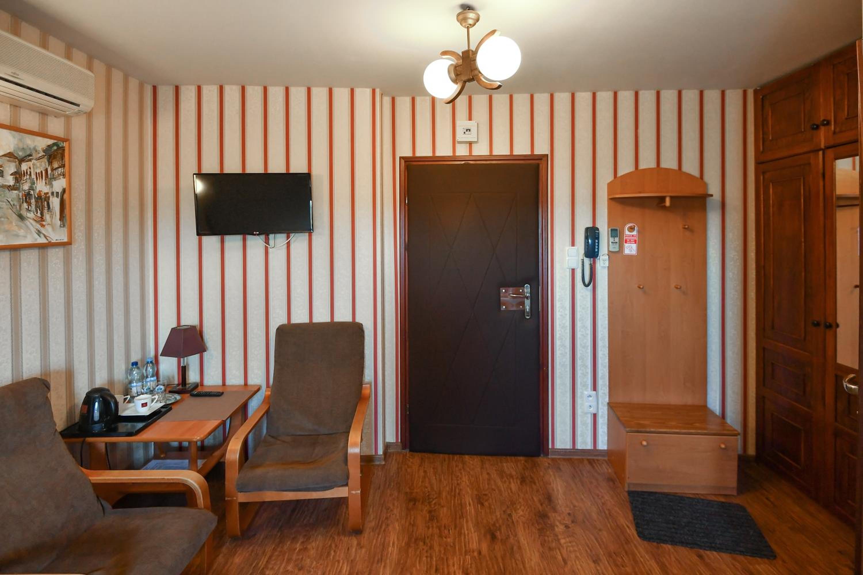 Standard Double Room - Photo 5