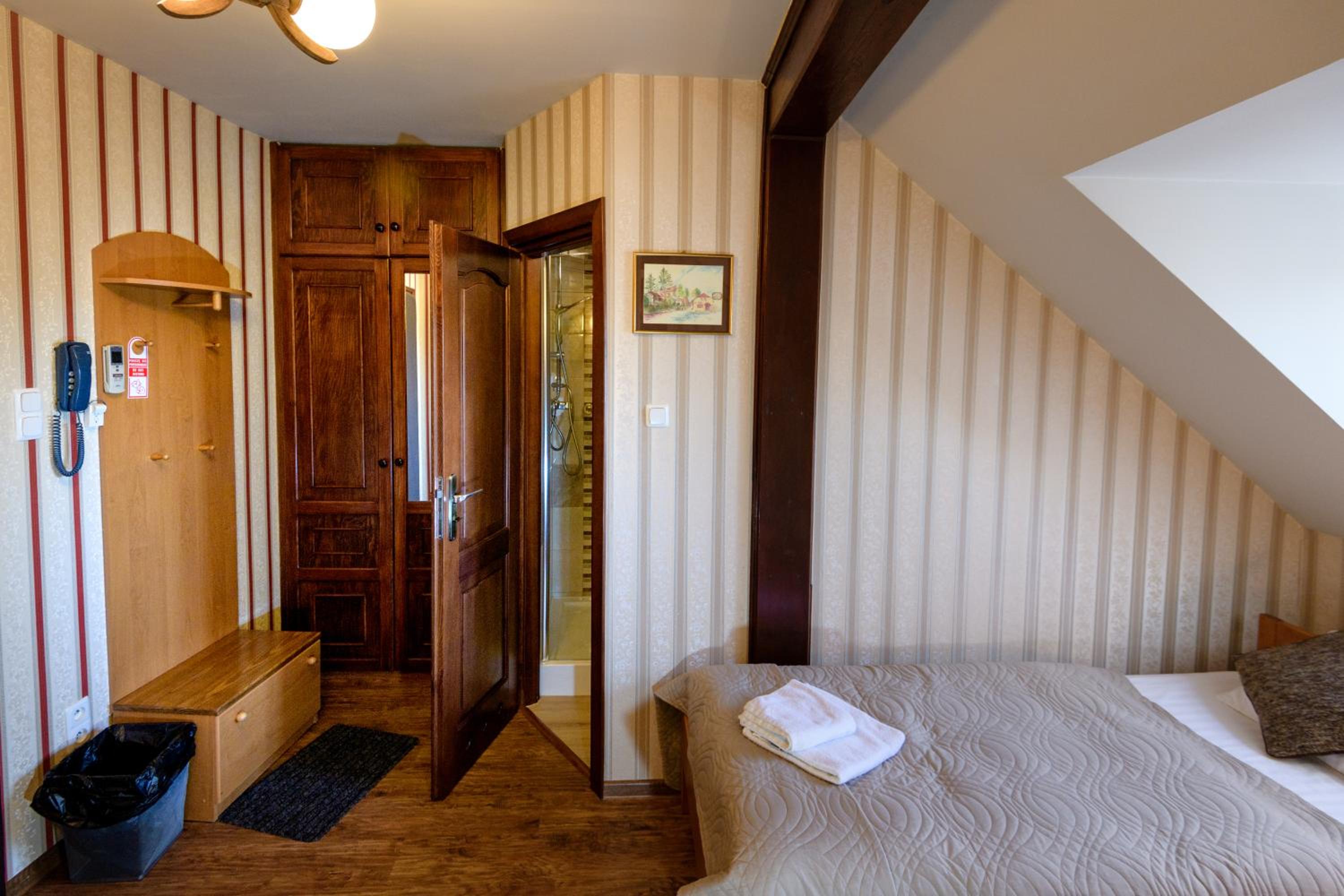 Standard Double Room - Photo 4