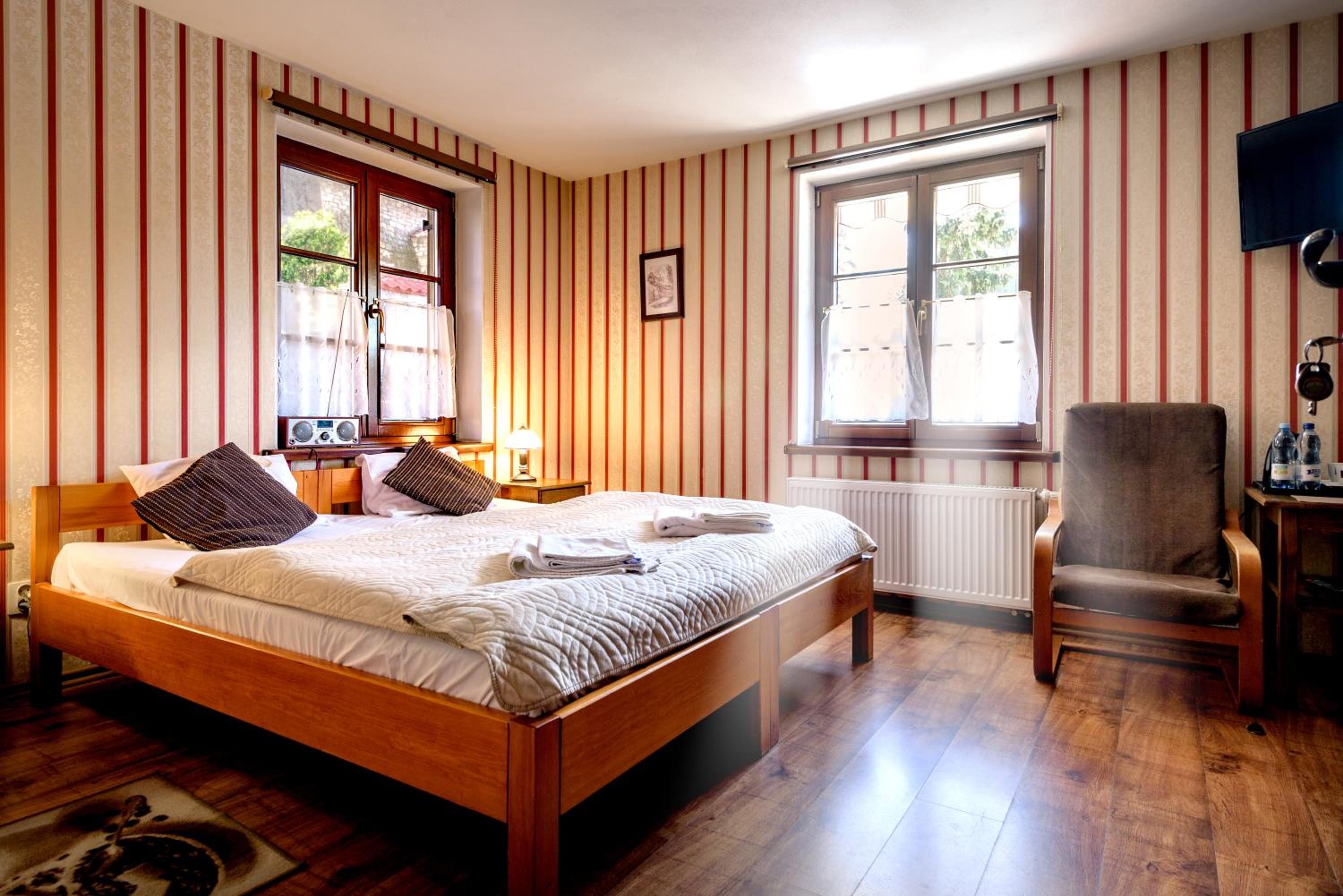 Double Room with Private Bathroom - Photo 1