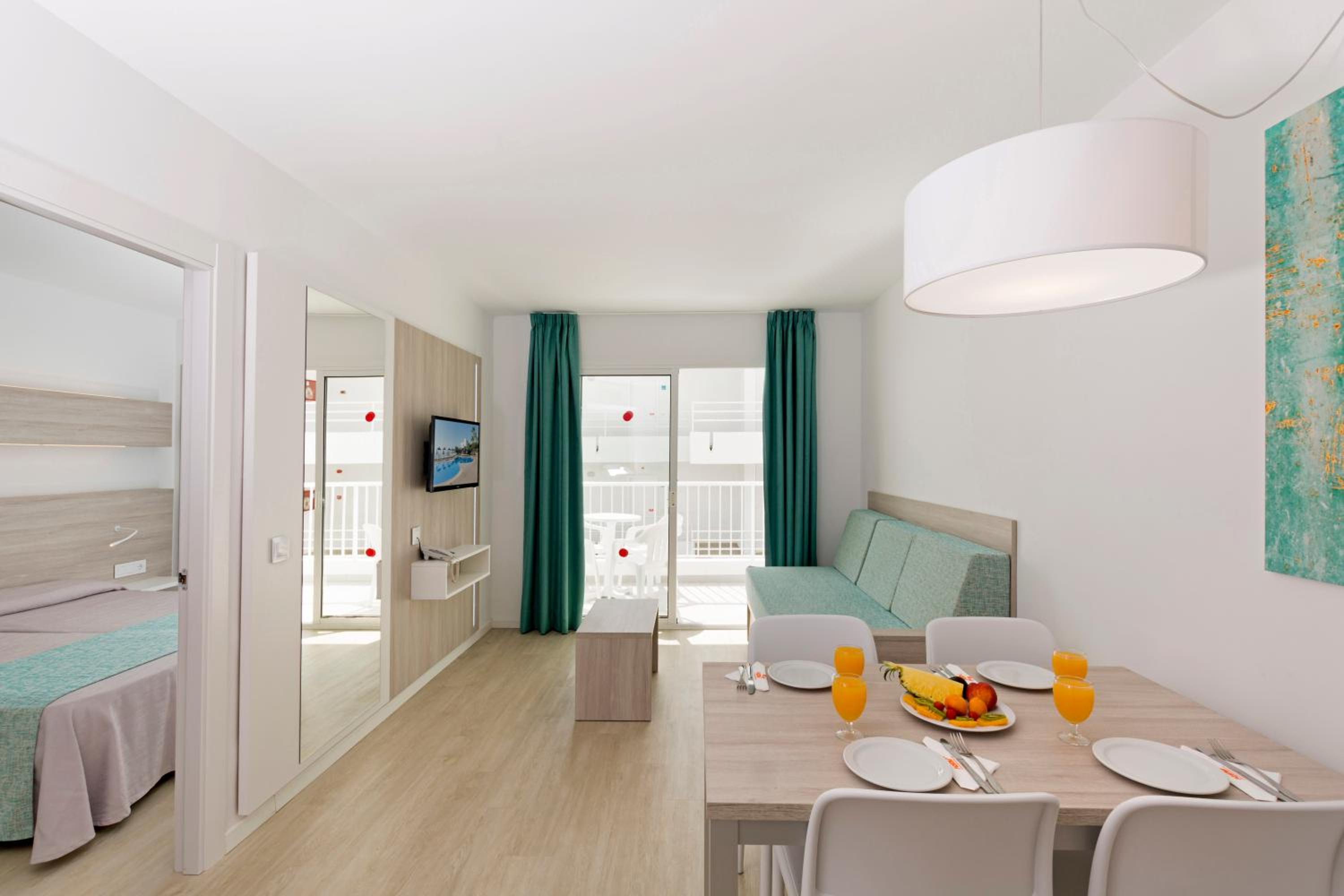 One-Bedroom Apartment for Short Stays (2Adults + 1Child)