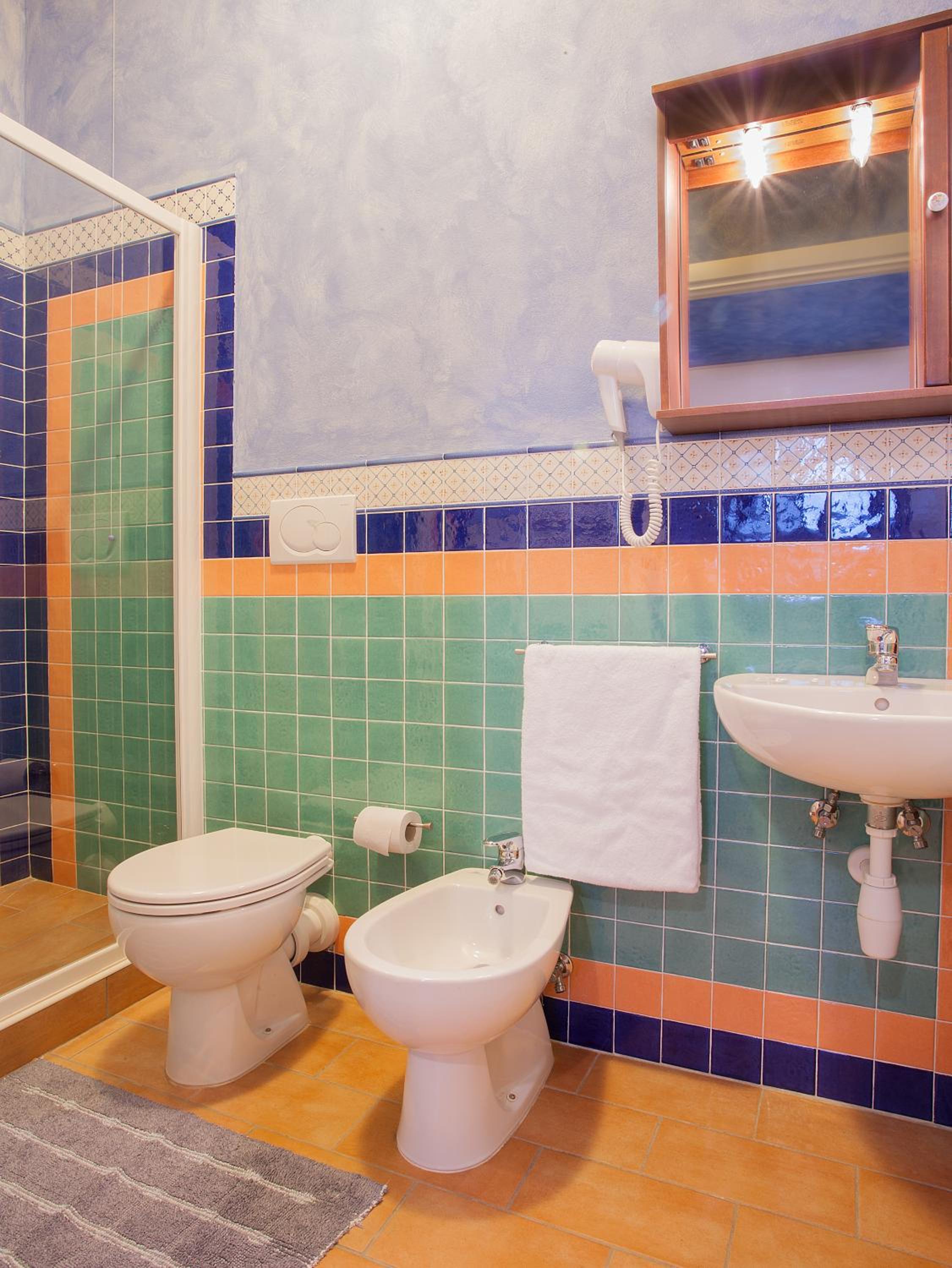 Double Room - Photo 5