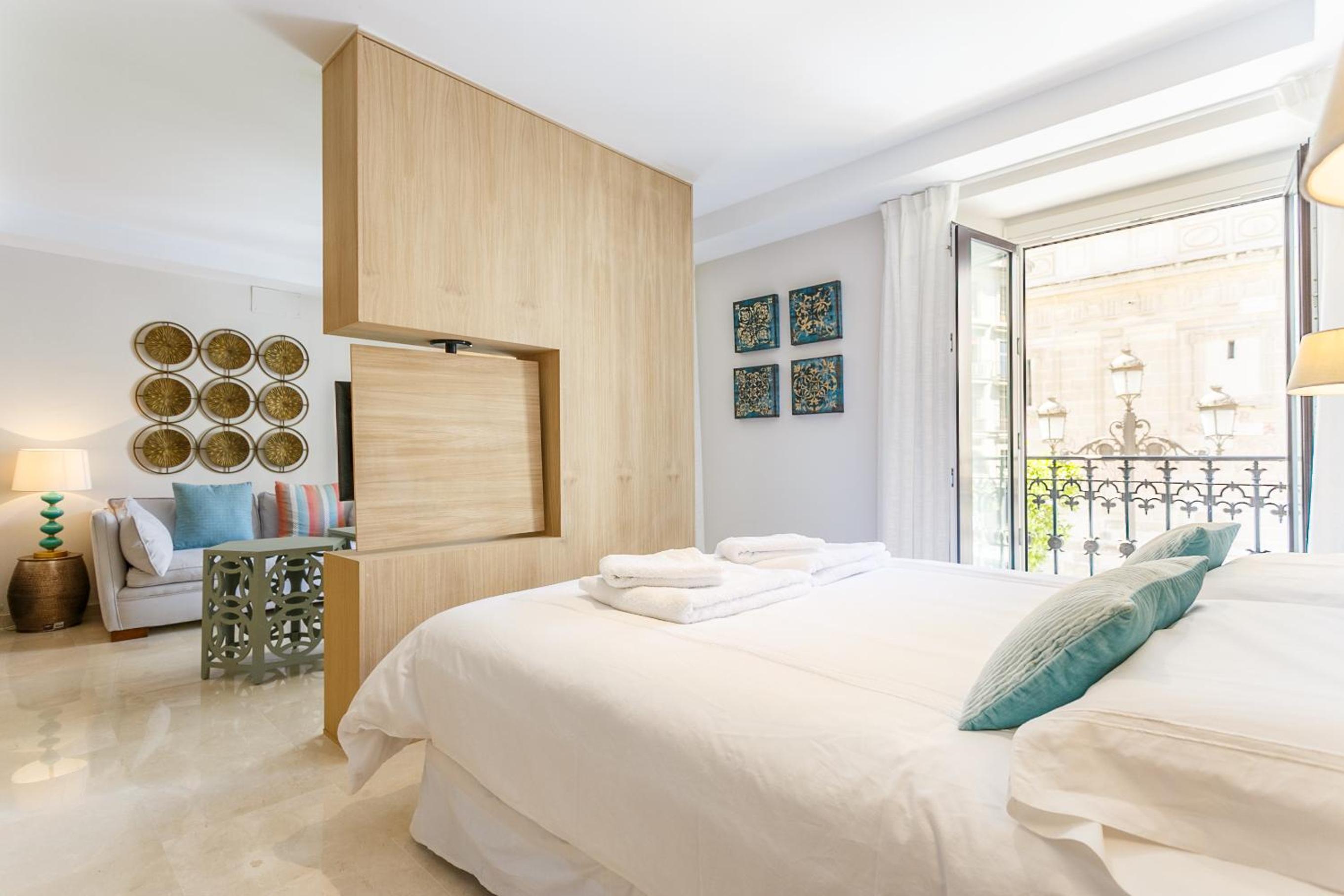 Superior Apartment thumbnail 6