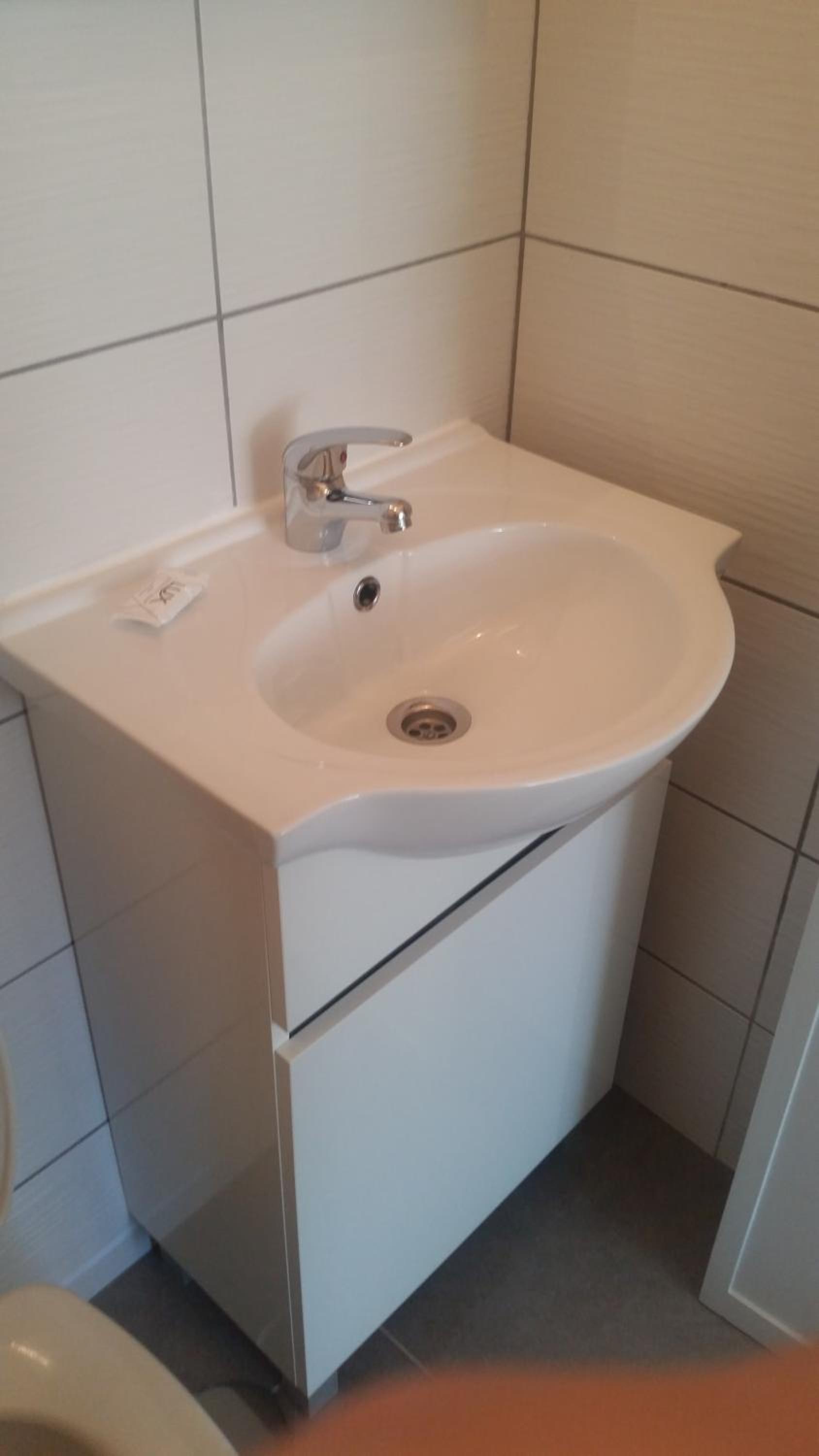 Double Room with Private Bathroom - Photo 9