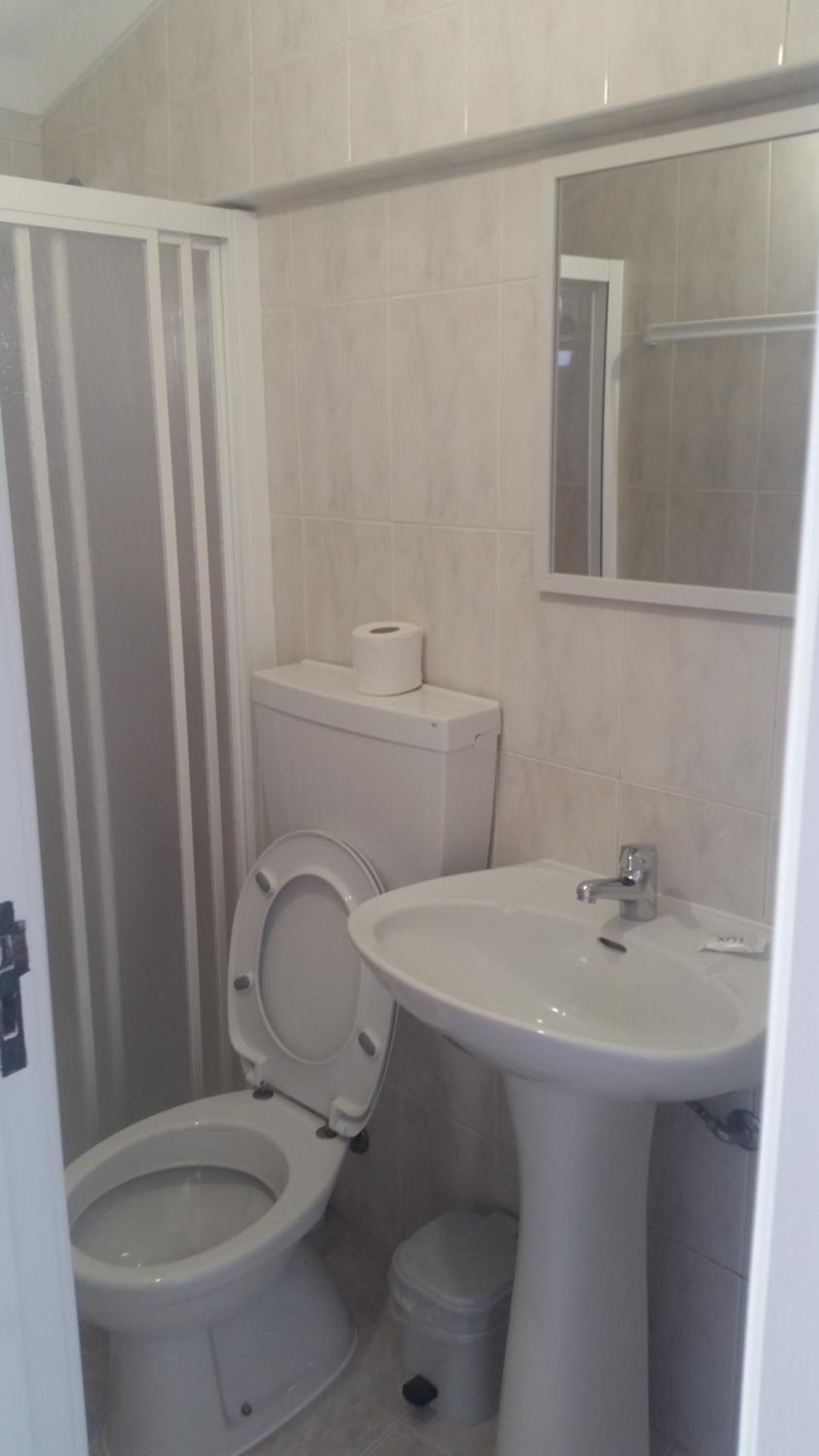 Double Room with Private Bathroom - Photo 7