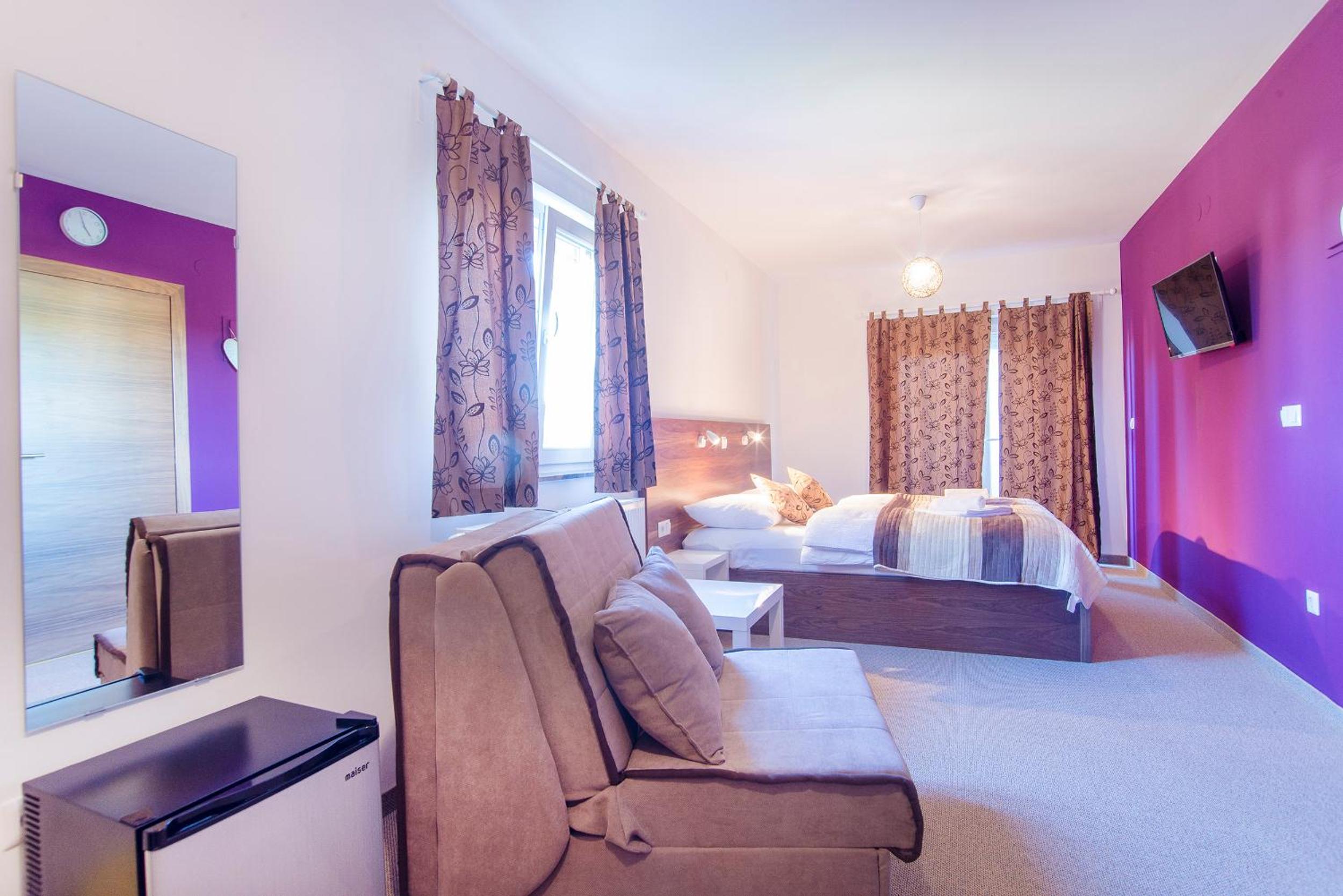 Deluxe Double Room with Balcony - Photo 22