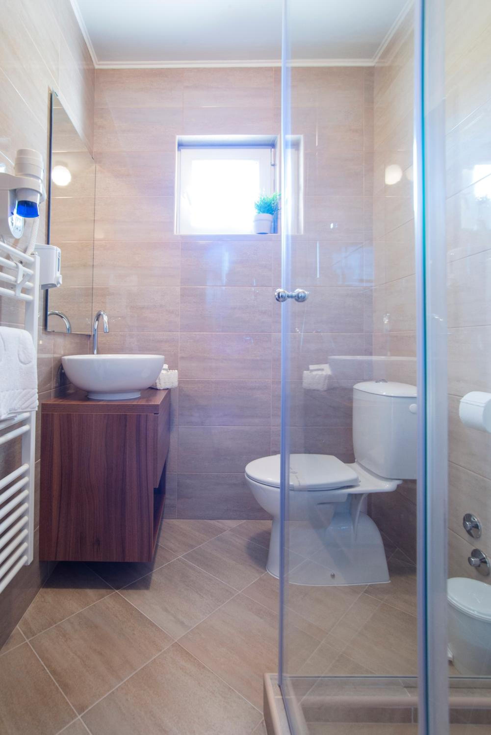 Deluxe Double Room with Balcony - Photo 23