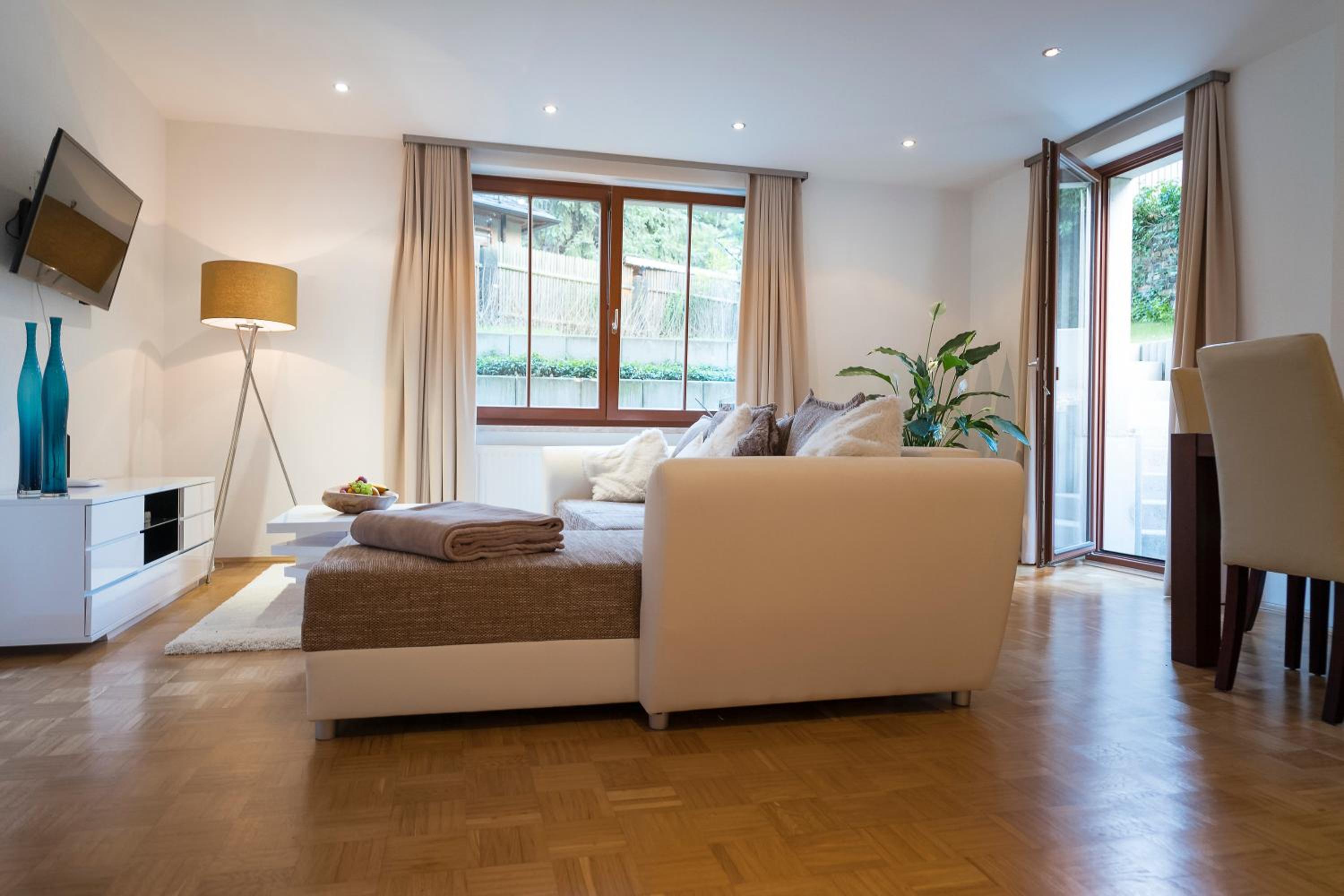 Two-Bedroom Apartment with Garden View photo 3